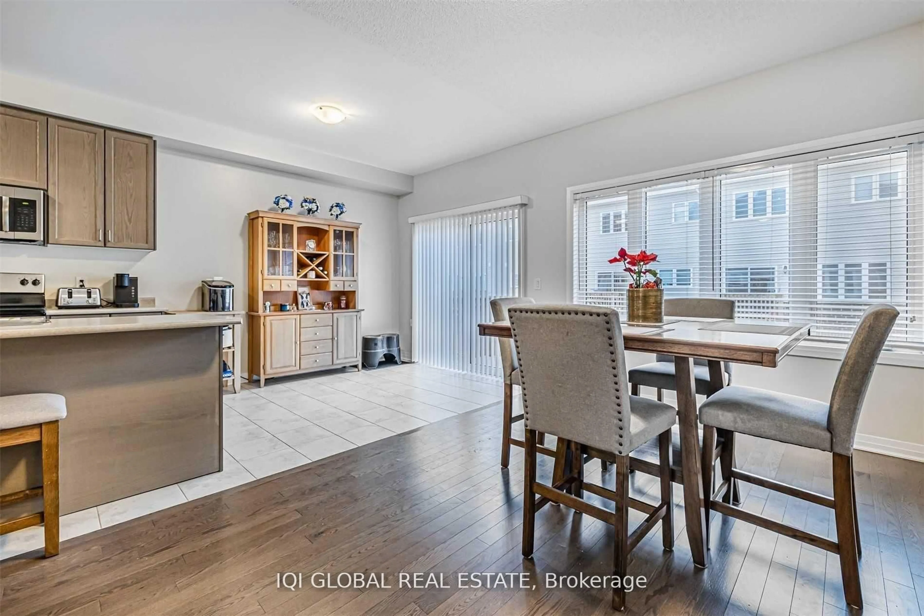 Open concept kitchen, unknown for 4084 Fracchioni Dr, Lincoln Ontario L0R 1B4