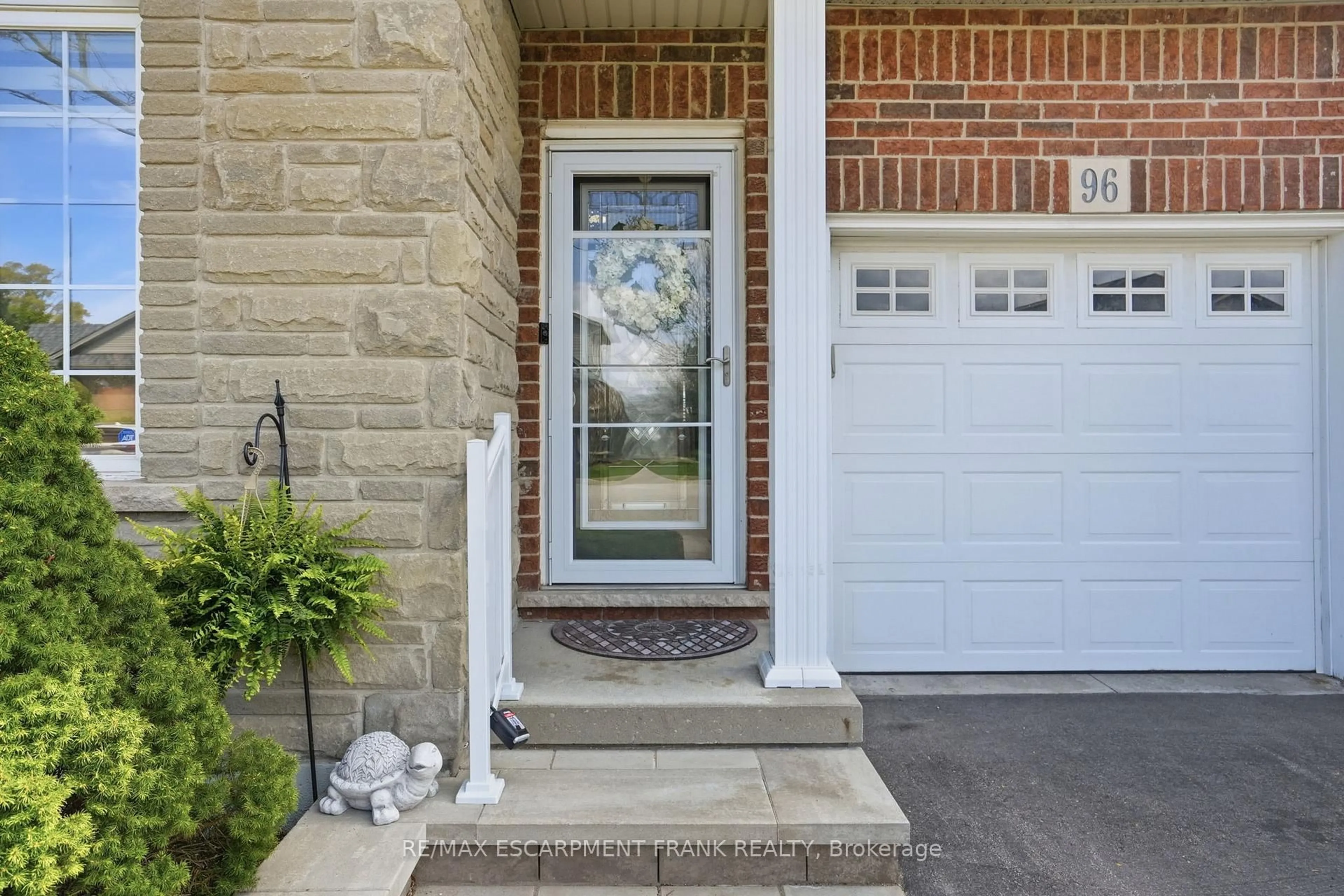 Unknown for 96 Abbotsford Tr, Hamilton Ontario L9B 0A4