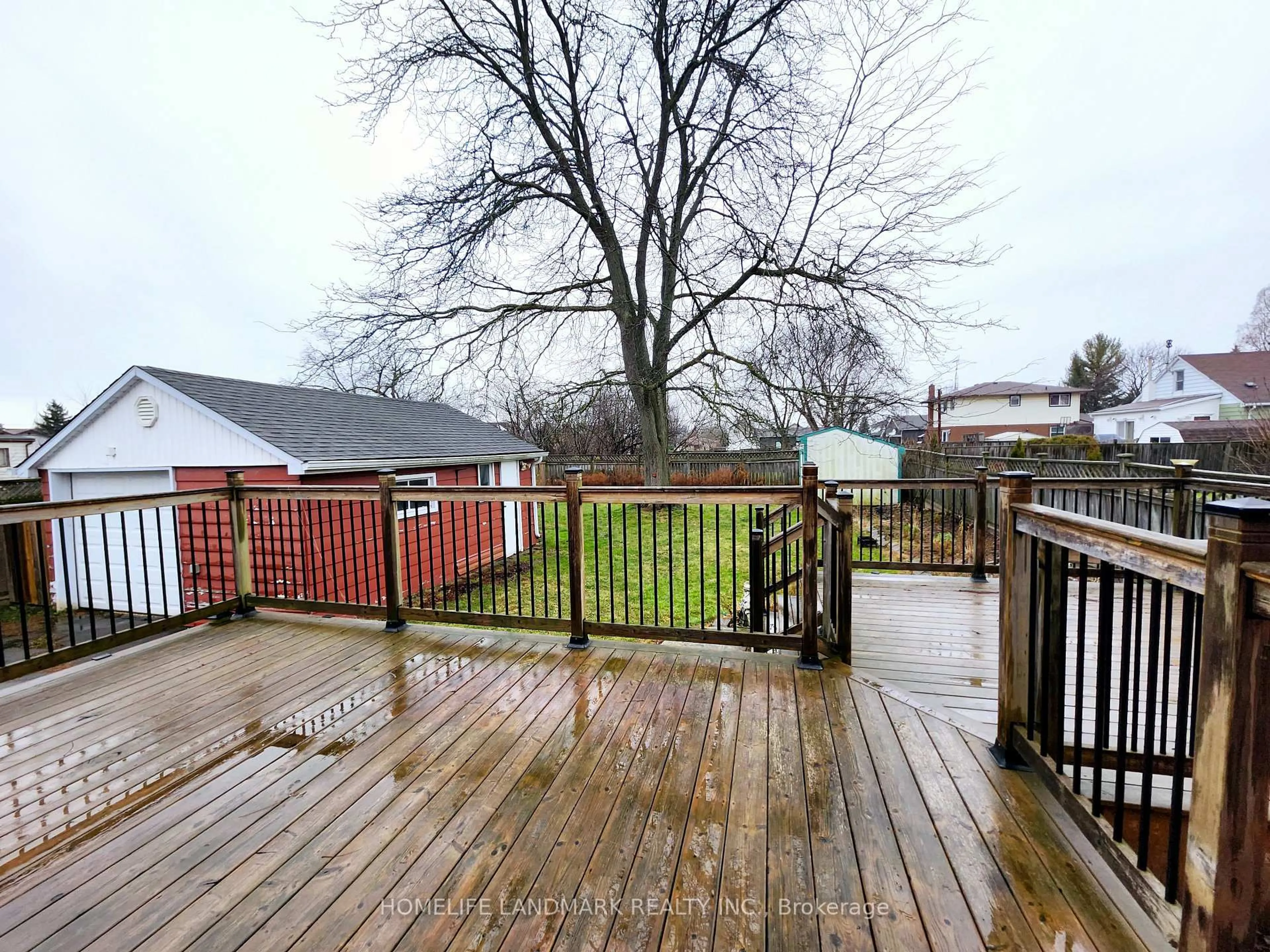 A pic from outside/outdoor area/front of a property/back of a property/a pic from drone, unknown for 4751 Baldwin Ave, Niagara Falls Ontario L2H 1P1