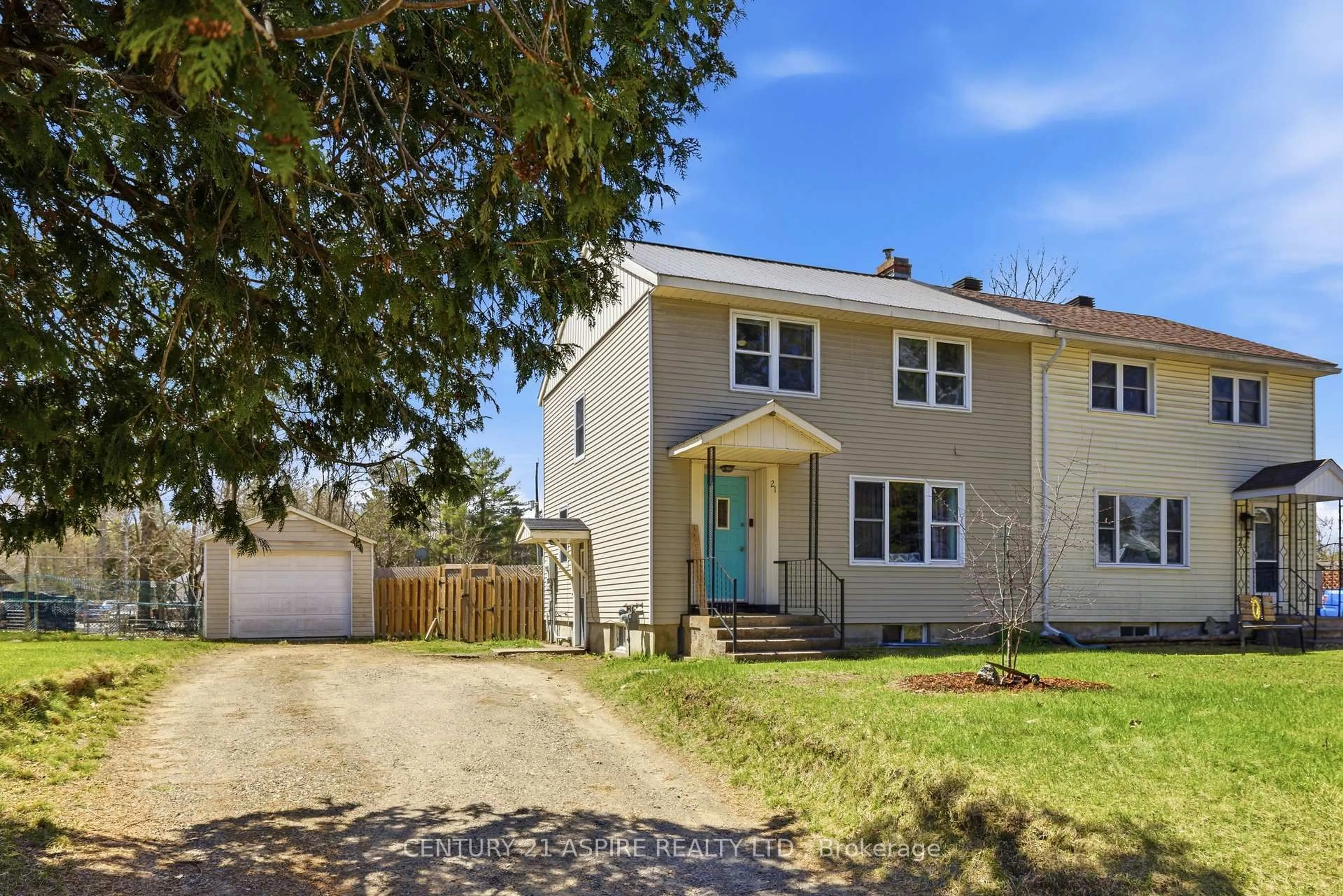 A pic from outside/outdoor area/front of a property/back of a property/a pic from drone, street for 21 Rutherford Ave, Deep River Ontario K0J 1P0