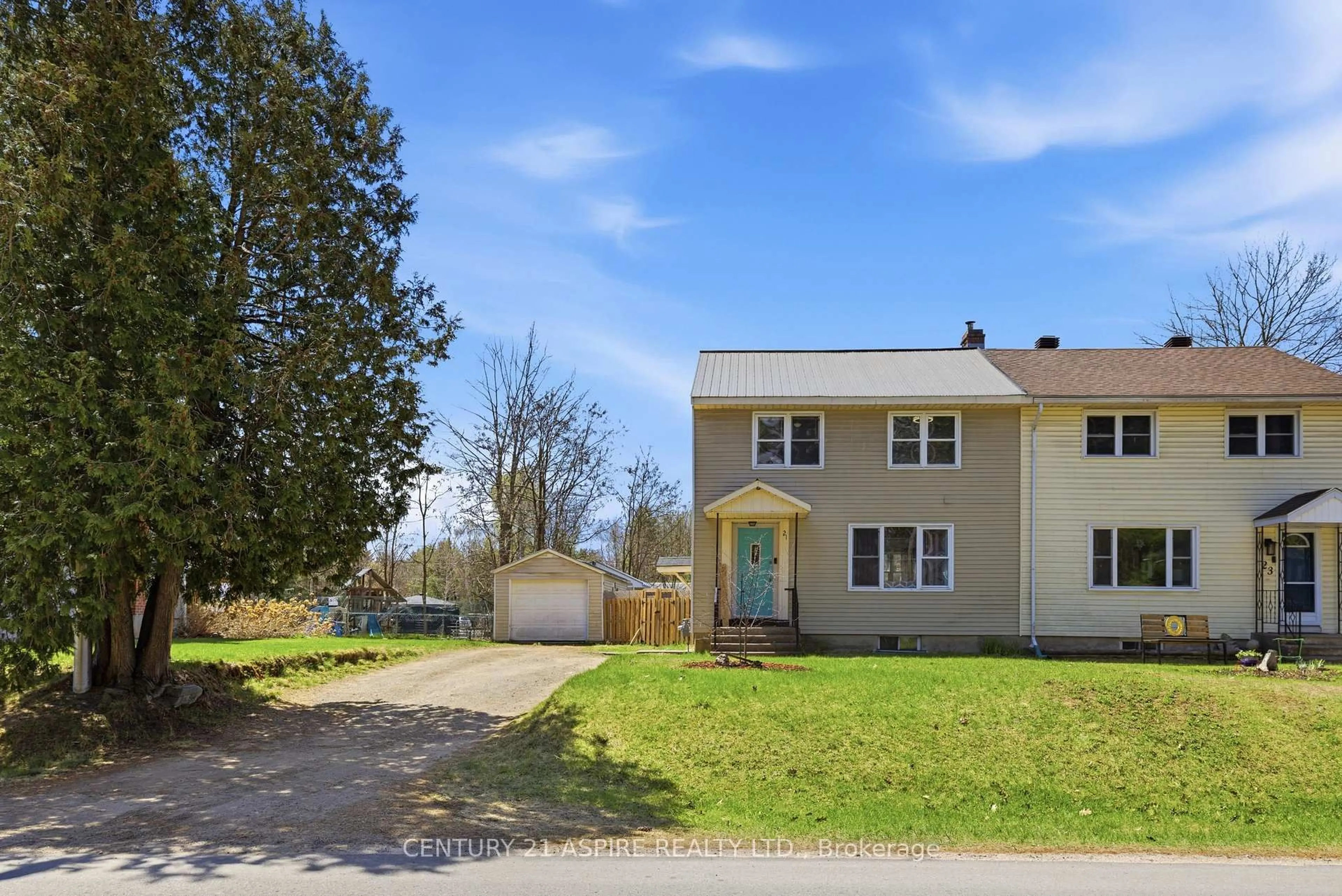 A pic from outside/outdoor area/front of a property/back of a property/a pic from drone, street for 21 Rutherford Ave, Deep River Ontario K0J 1P0