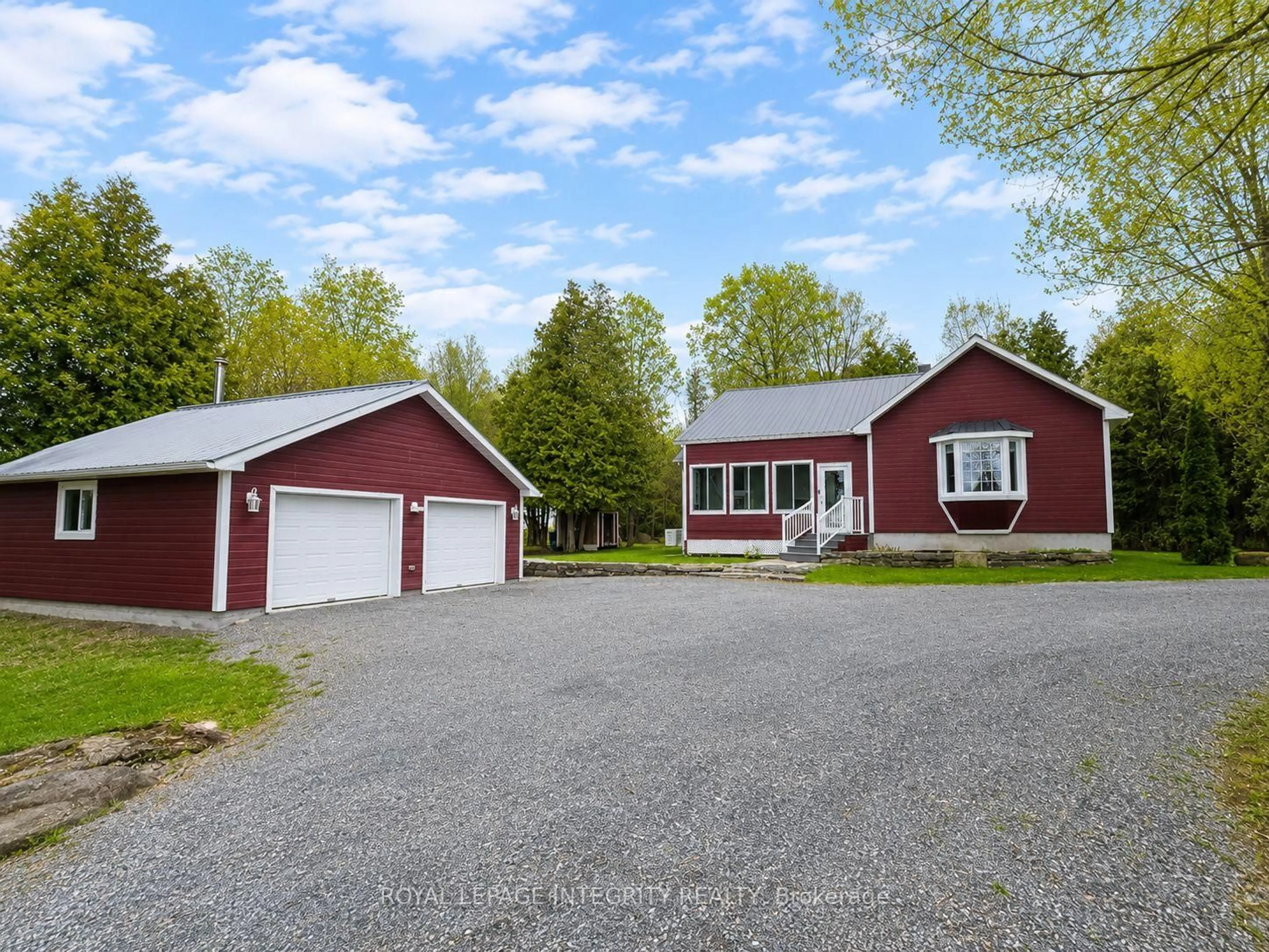 A pic from outside/outdoor area/front of a property/back of a property/a pic from drone, street for 21770 Concession 9 Rd, South Glengarry Ontario K0C 1Z0