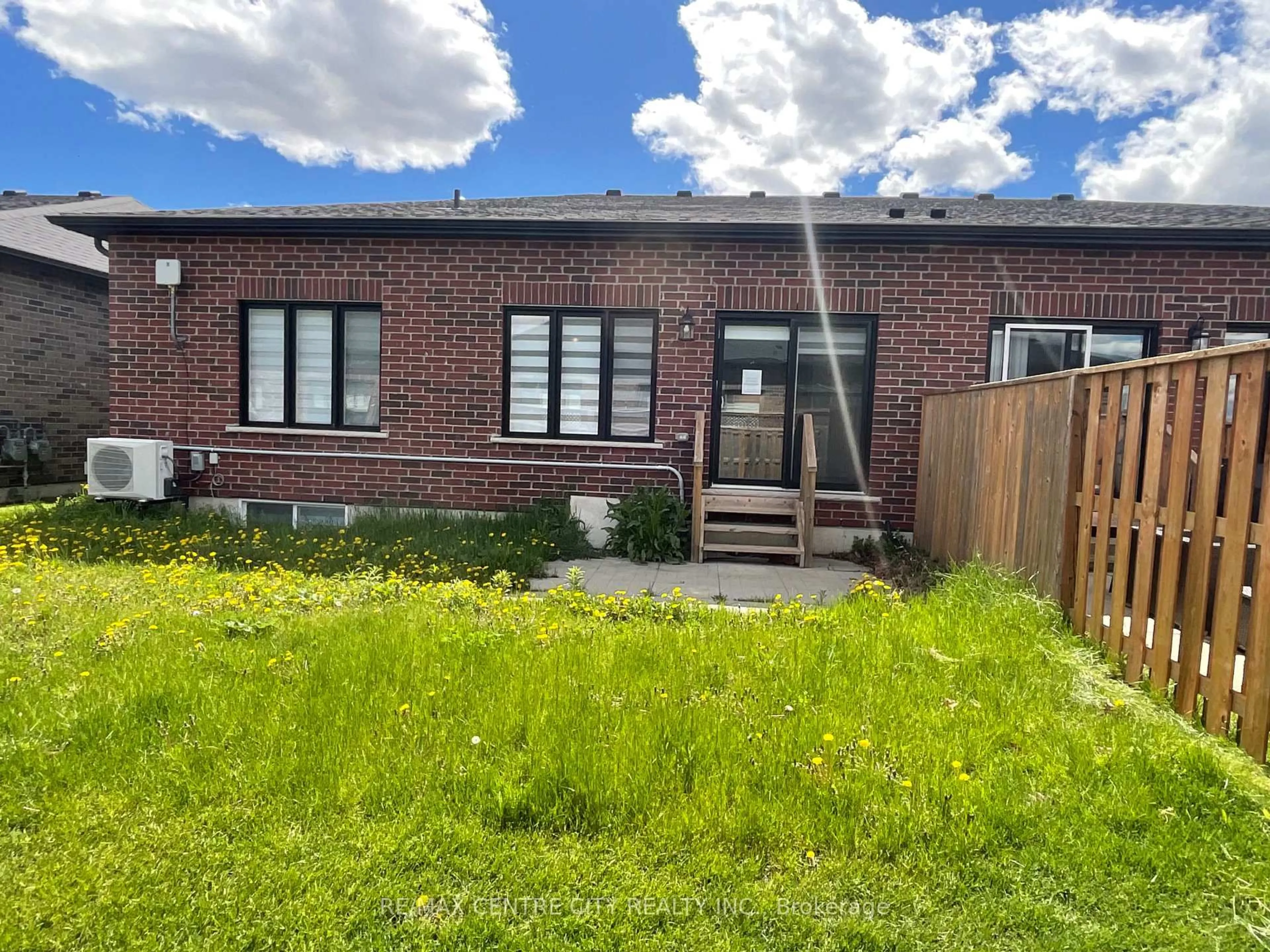 A pic from outside/outdoor area/front of a property/back of a property/a pic from drone, unknown for 39 WATERTHRUSH Lane, Norfolk Ontario N3Y 0E9