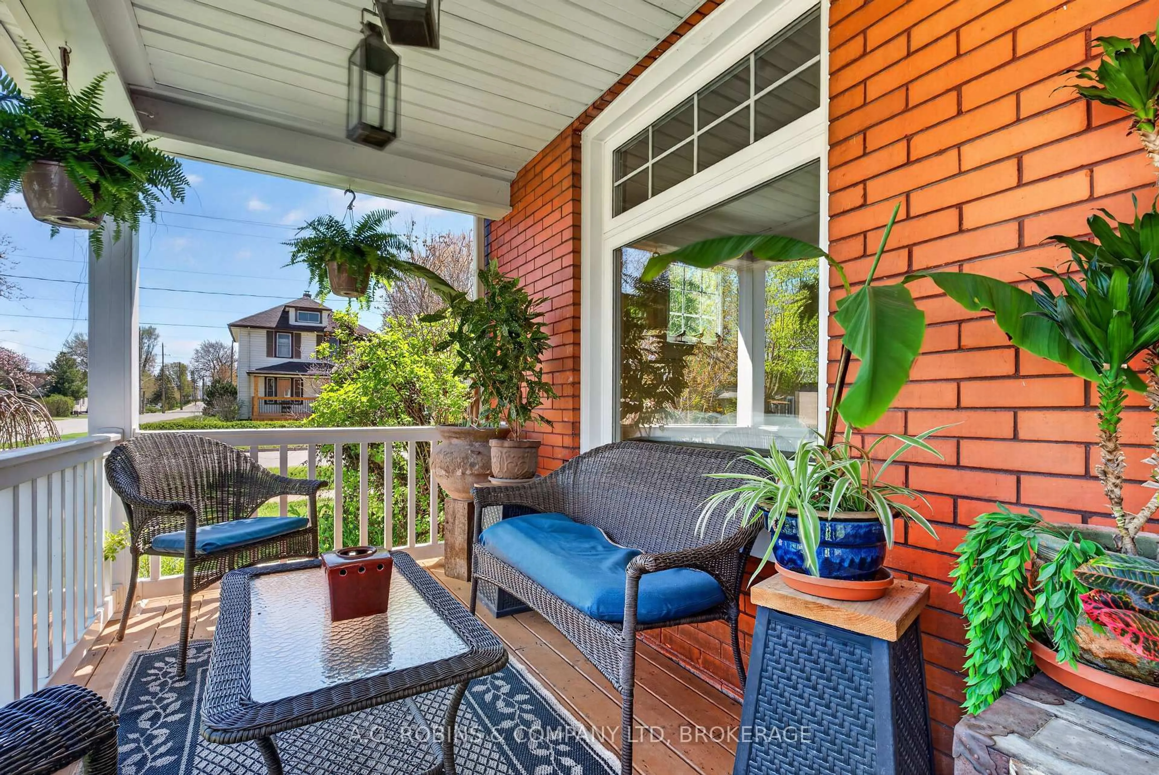 Patio, unknown for 124 Catharine St, Port Colborne Ontario L3K 4K4