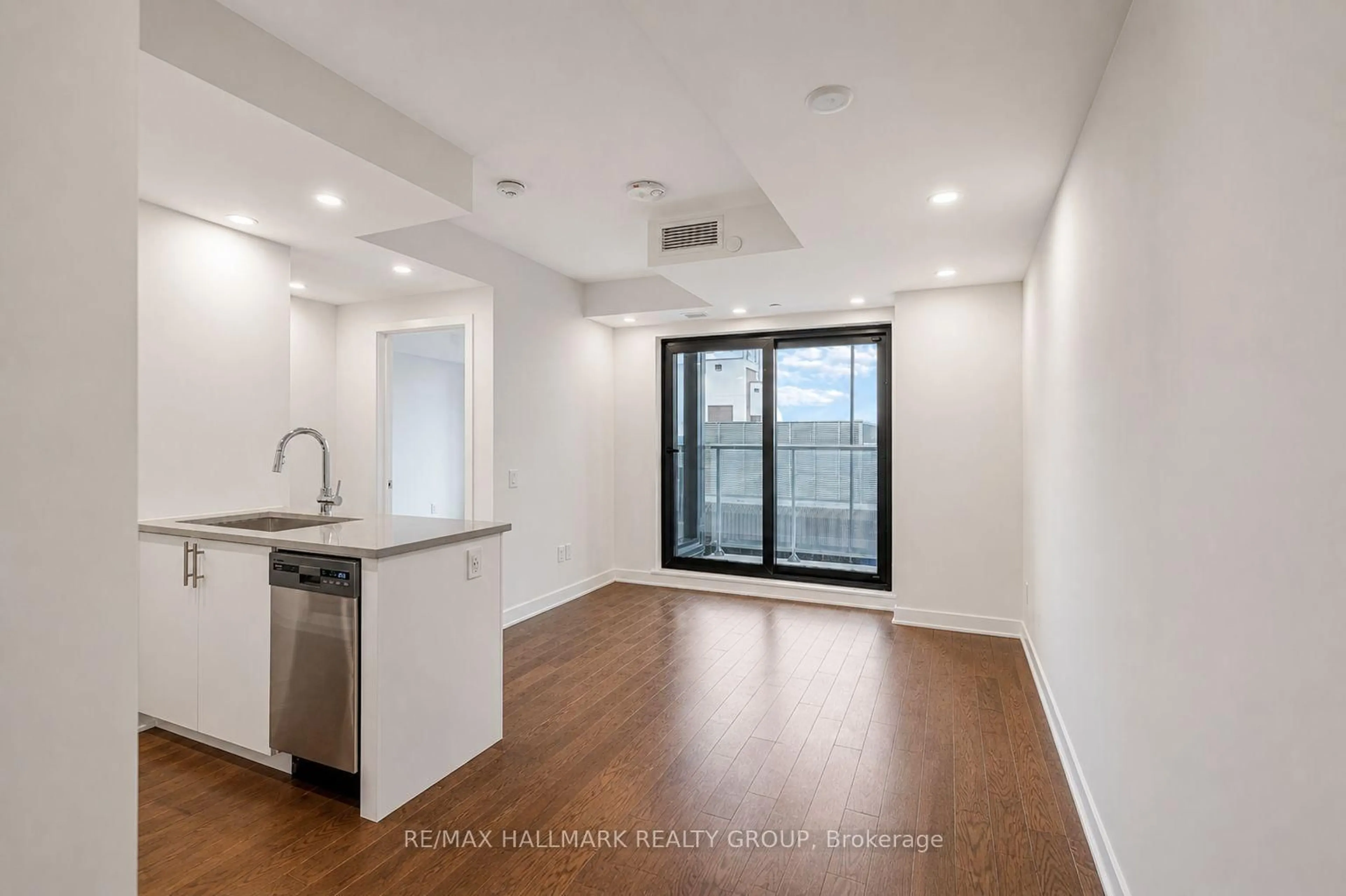 Unknown for 340 Queen St #1502, Ottawa Ontario K1R 0G1