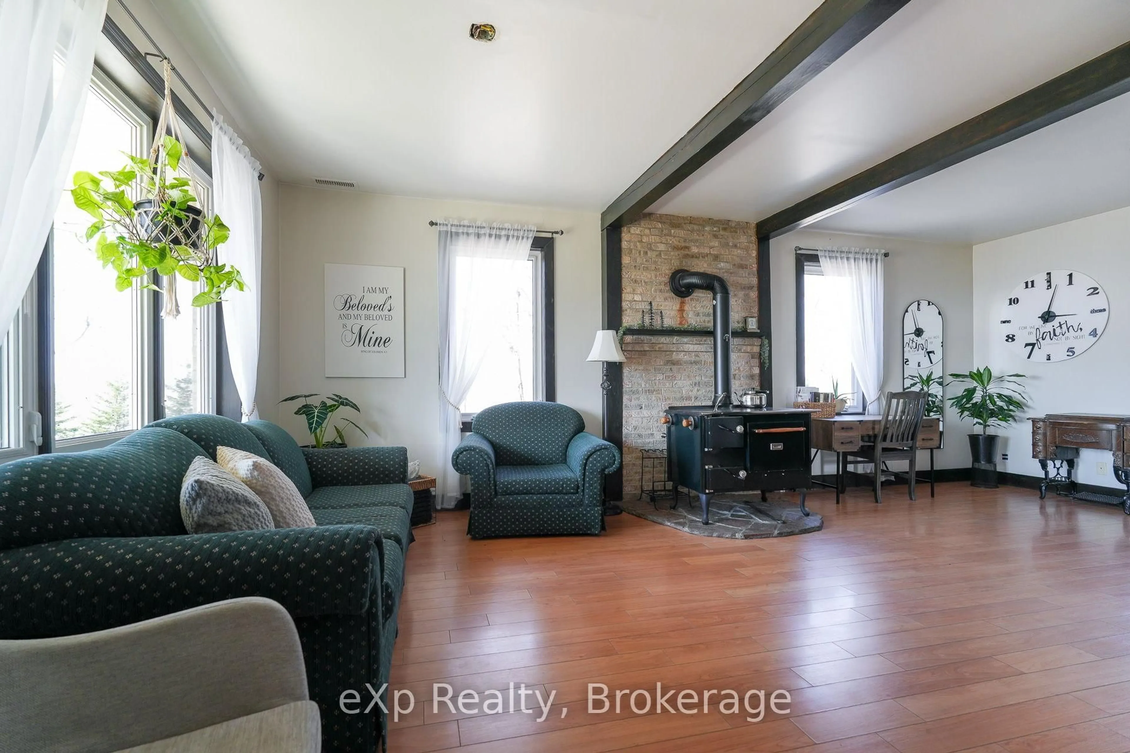 Living room with furniture, unknown for 55163 Concession Road 12, Chatsworth Ontario N0G 1L0