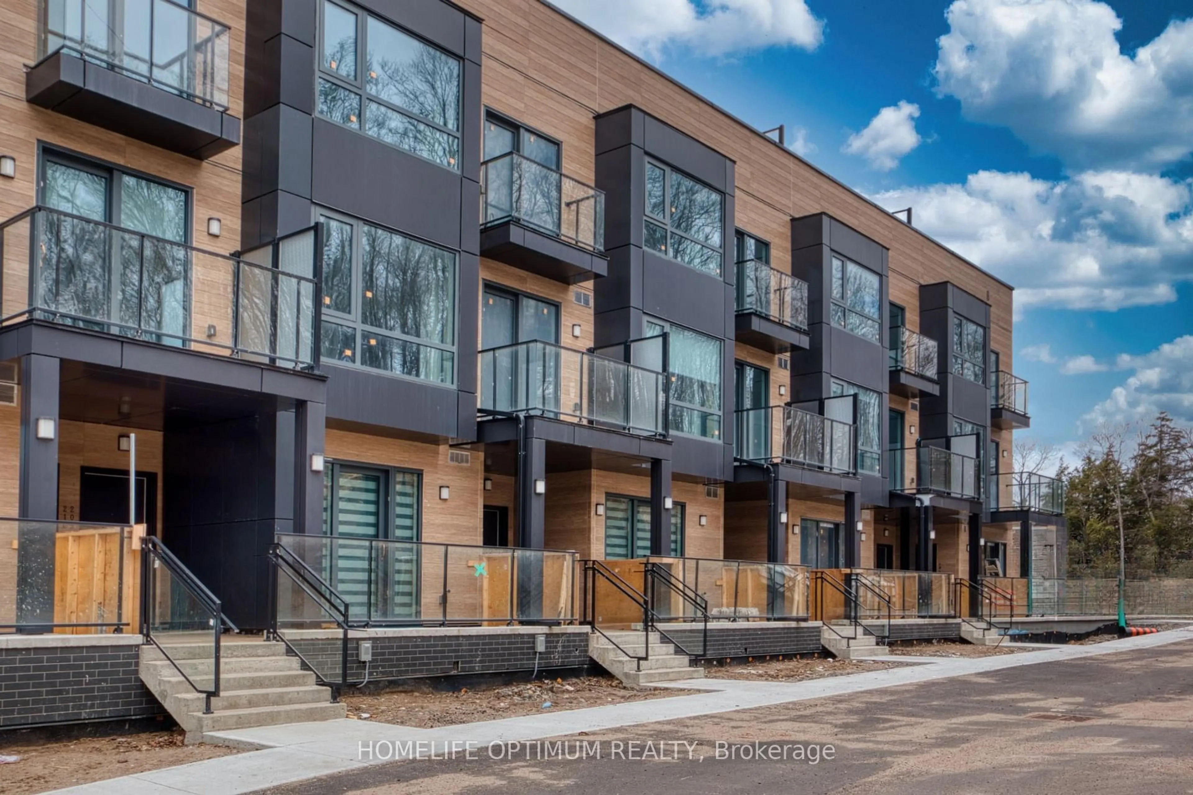 Home with brick exterior material, street for 12 Suncrest Lane #204, Huntsville Ontario P1H 1G1