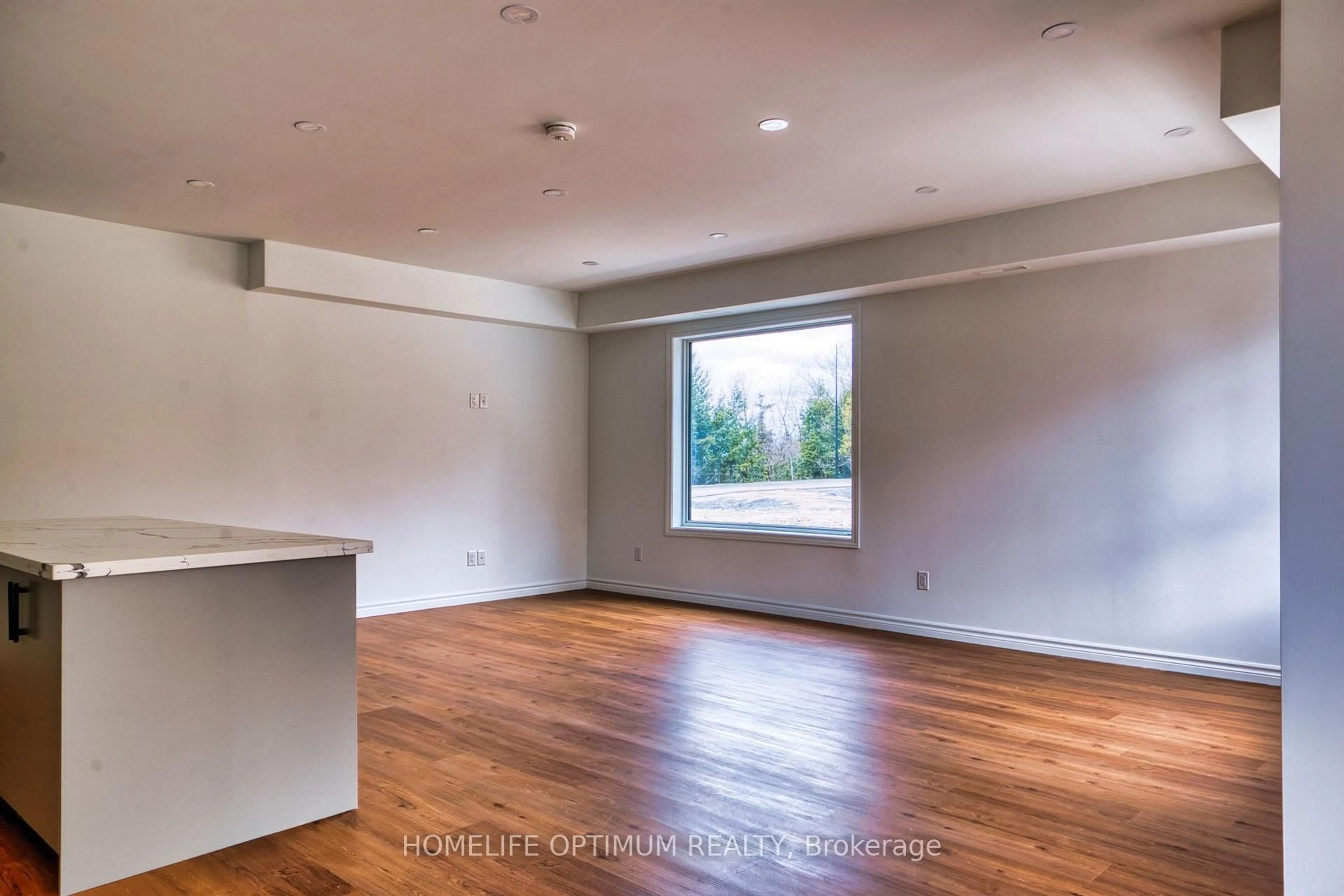 A pic of a room for 6 Suncrest Lane #101, Huntsville Ontario P1H 0K3