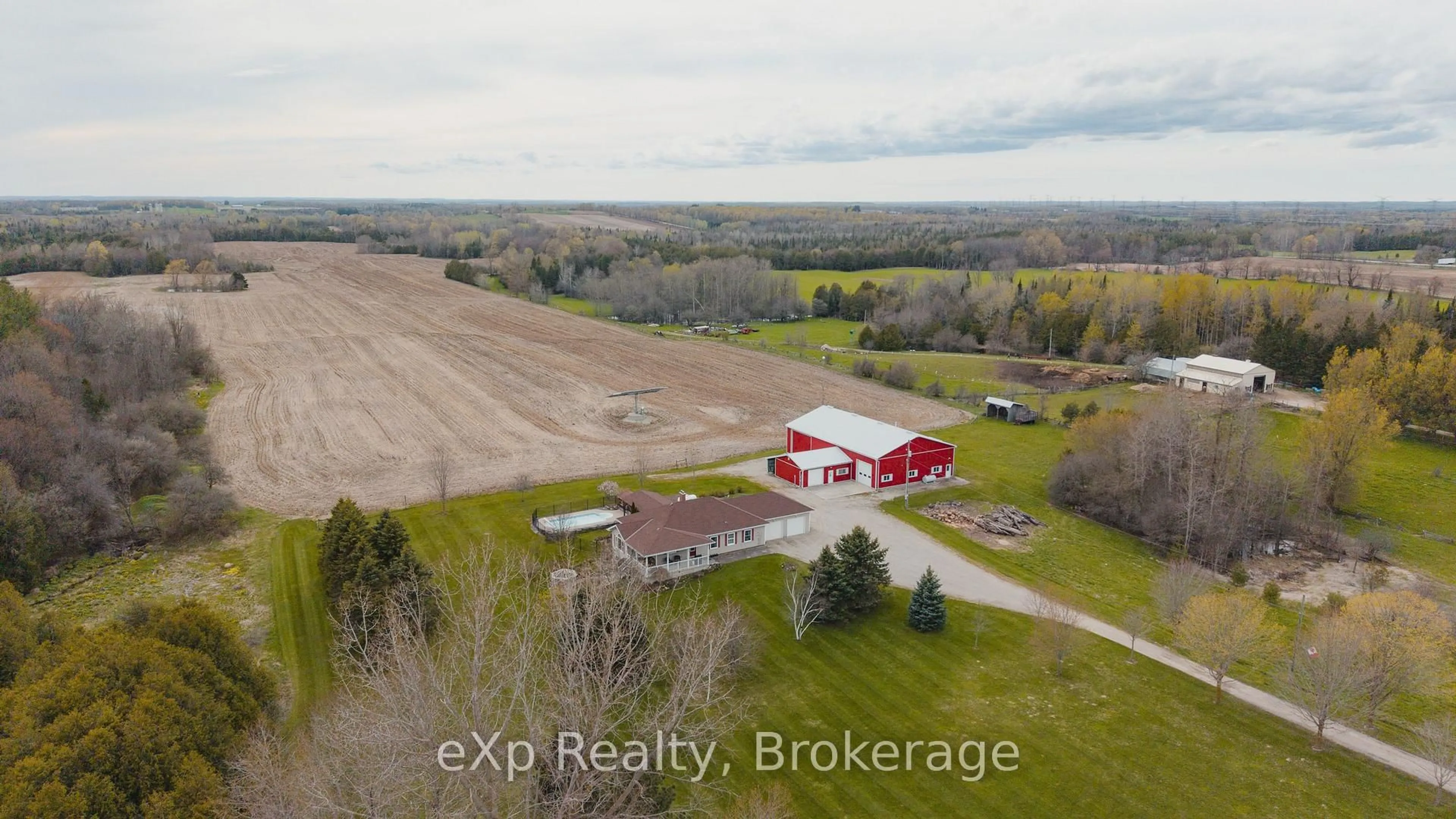A pic from outside/outdoor area/front of a property/back of a property/a pic from drone, building for 392492 Southgate Sideroad 39, Southgate Ontario N0G 2A0