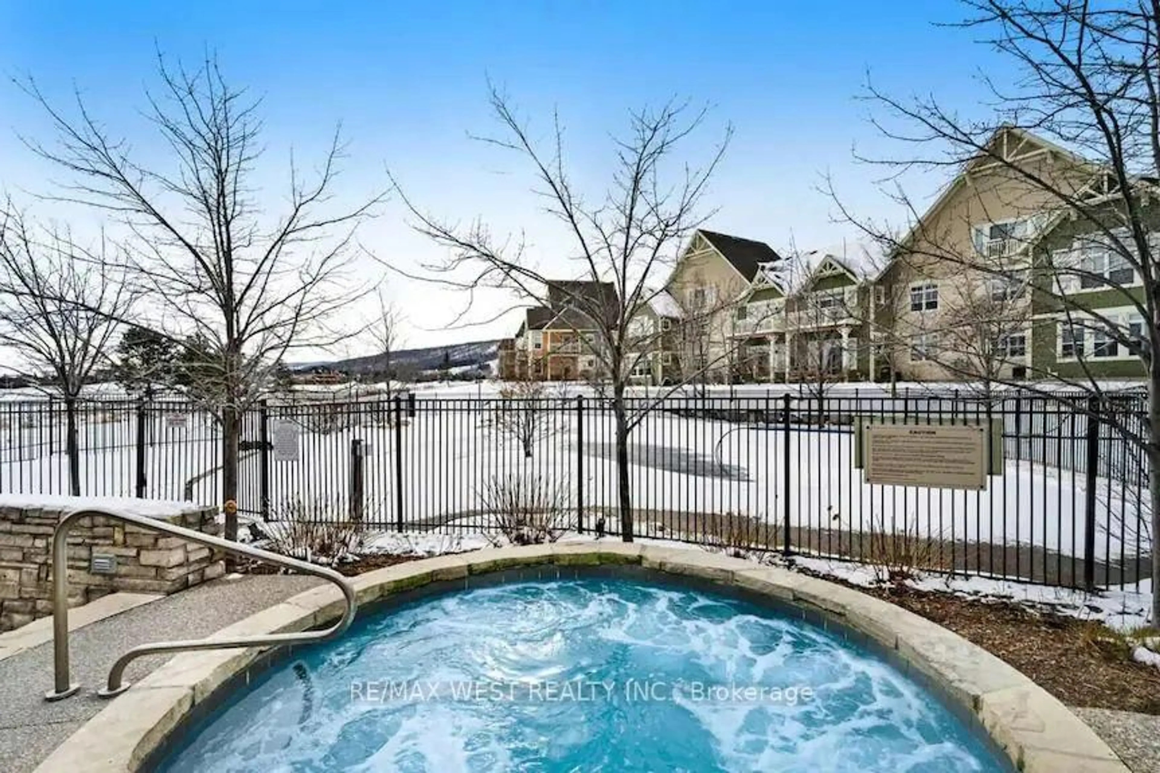 Pool for 125 Fairway Crt #117, Blue Mountains Ontario L9Y 0P8