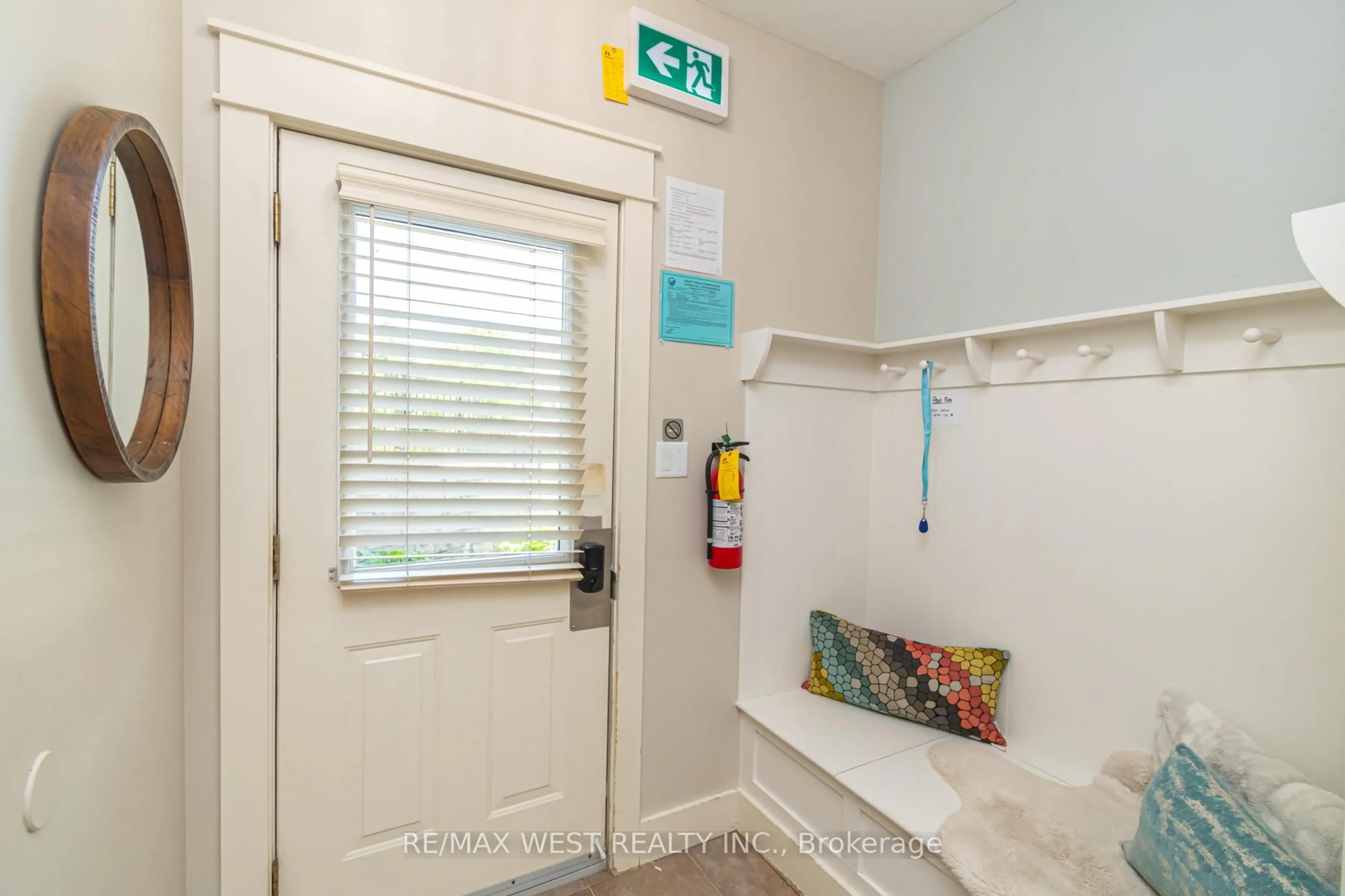 Indoor entryway for 125 Fairway Crt #117, Blue Mountains Ontario L9Y 0P8