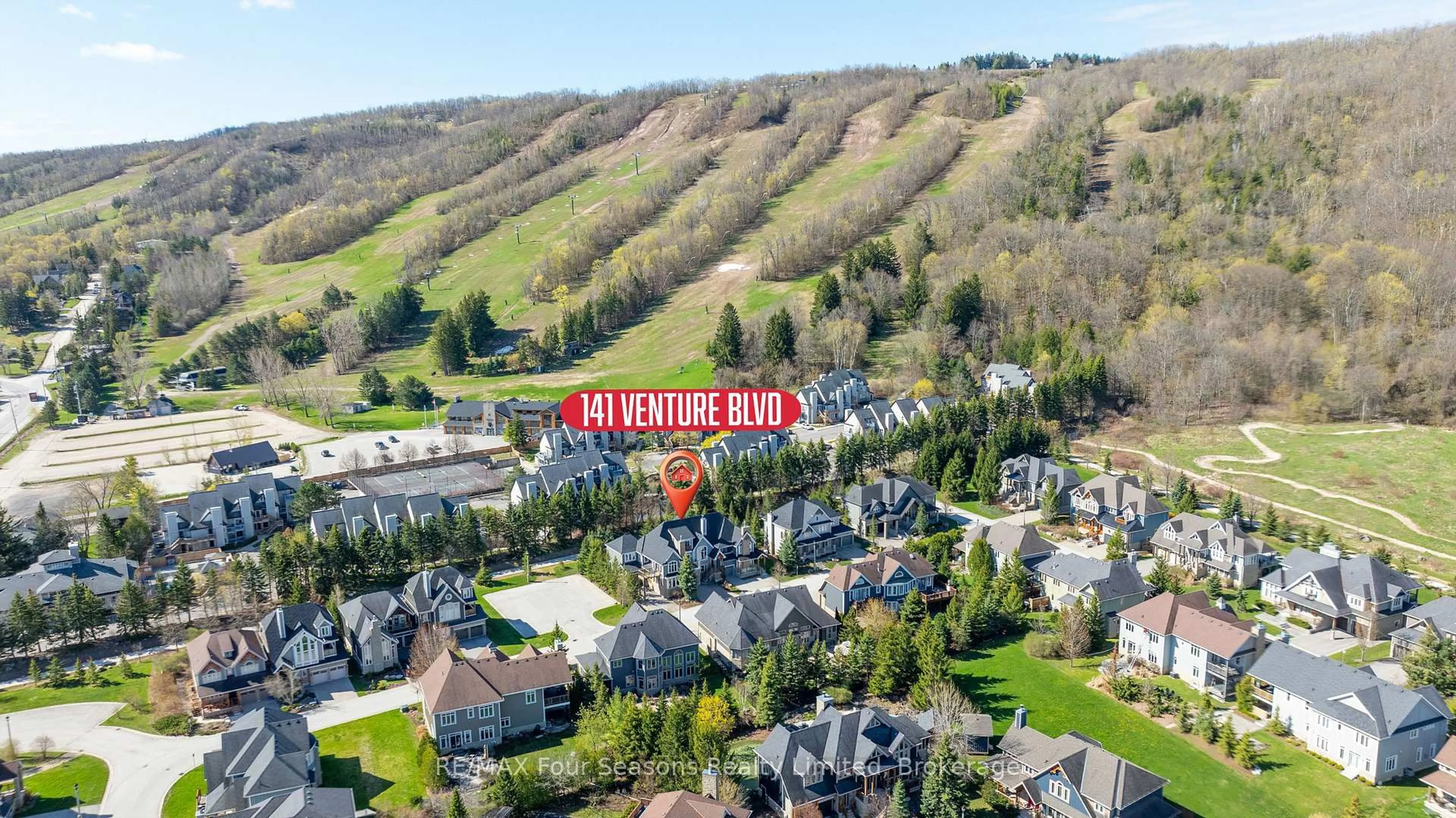 A pic from outside/outdoor area/front of a property/back of a property/a pic from drone, mountain view for 141 Venture Blvd, Blue Mountains Ontario L9Y 0B5
