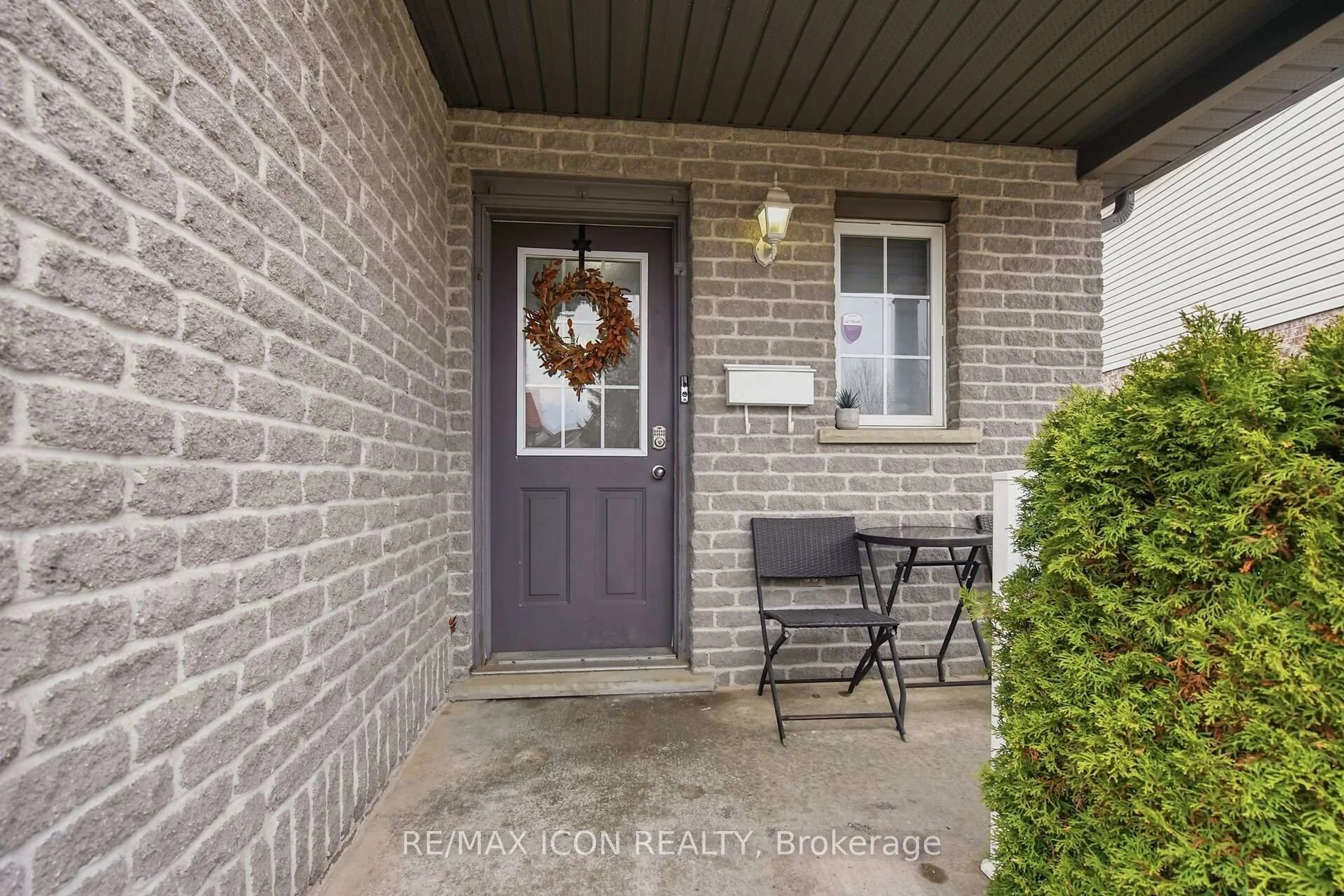 Indoor entryway for 583 Fieldgate Circ, London East Ontario N5V 5G1