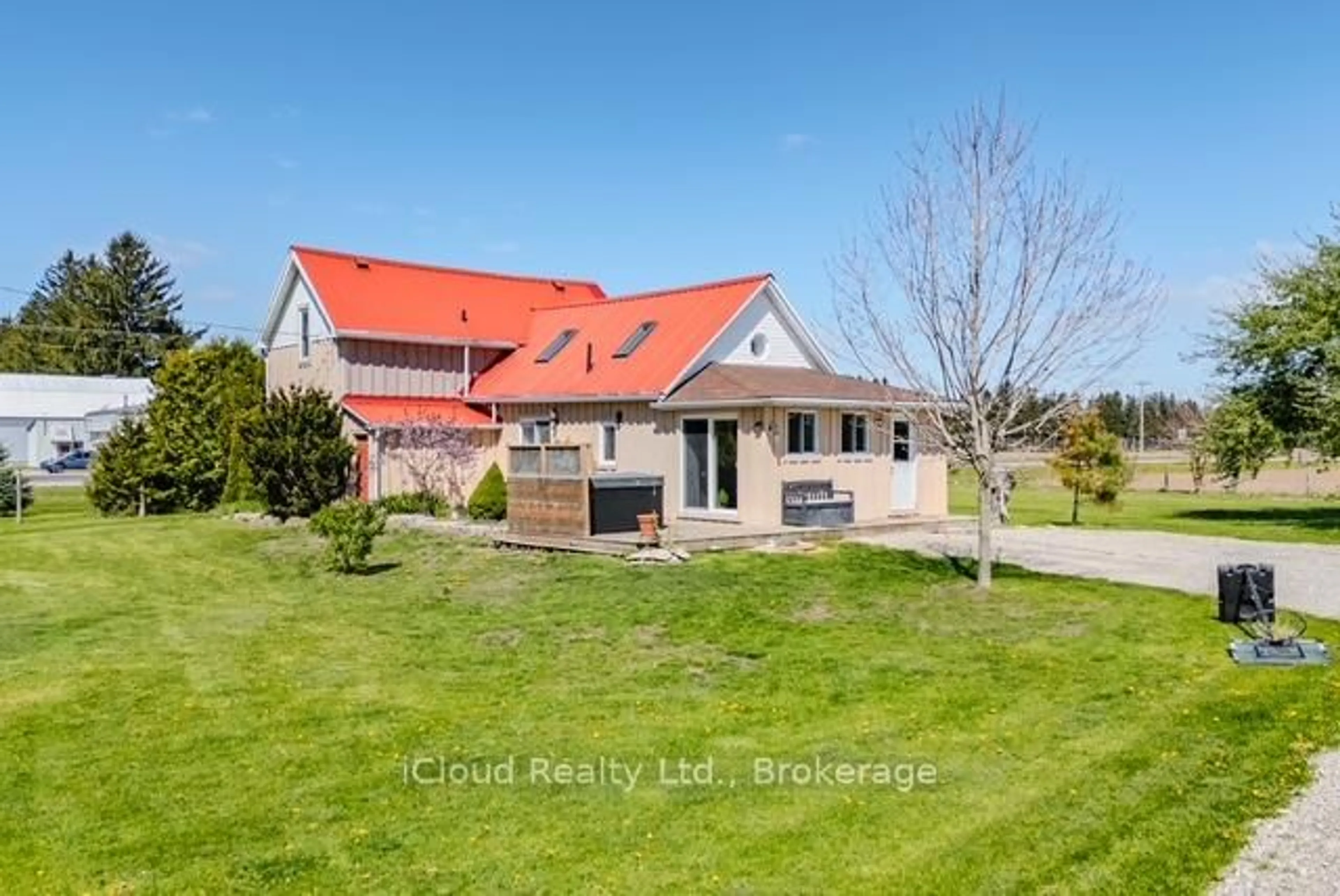 A pic from outside/outdoor area/front of a property/back of a property/a pic from drone, unknown for 11 Concession 7 Townsend Rd, Norfolk Ontario N0E 1Y0