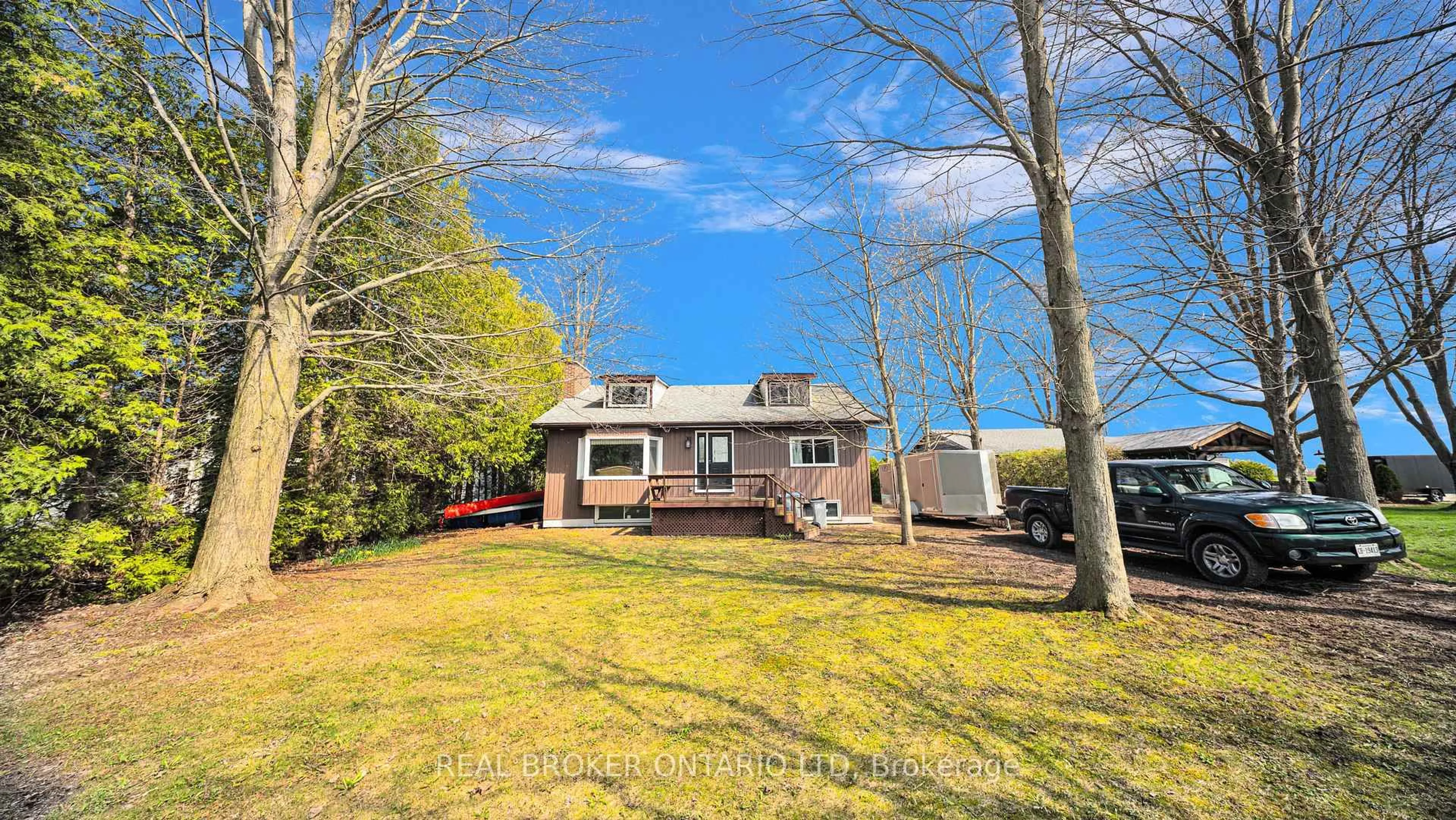 A pic from outside/outdoor area/front of a property/back of a property/a pic from drone, street for 74652 Talbot Cres, Bluewater Ontario N0M 1G0
