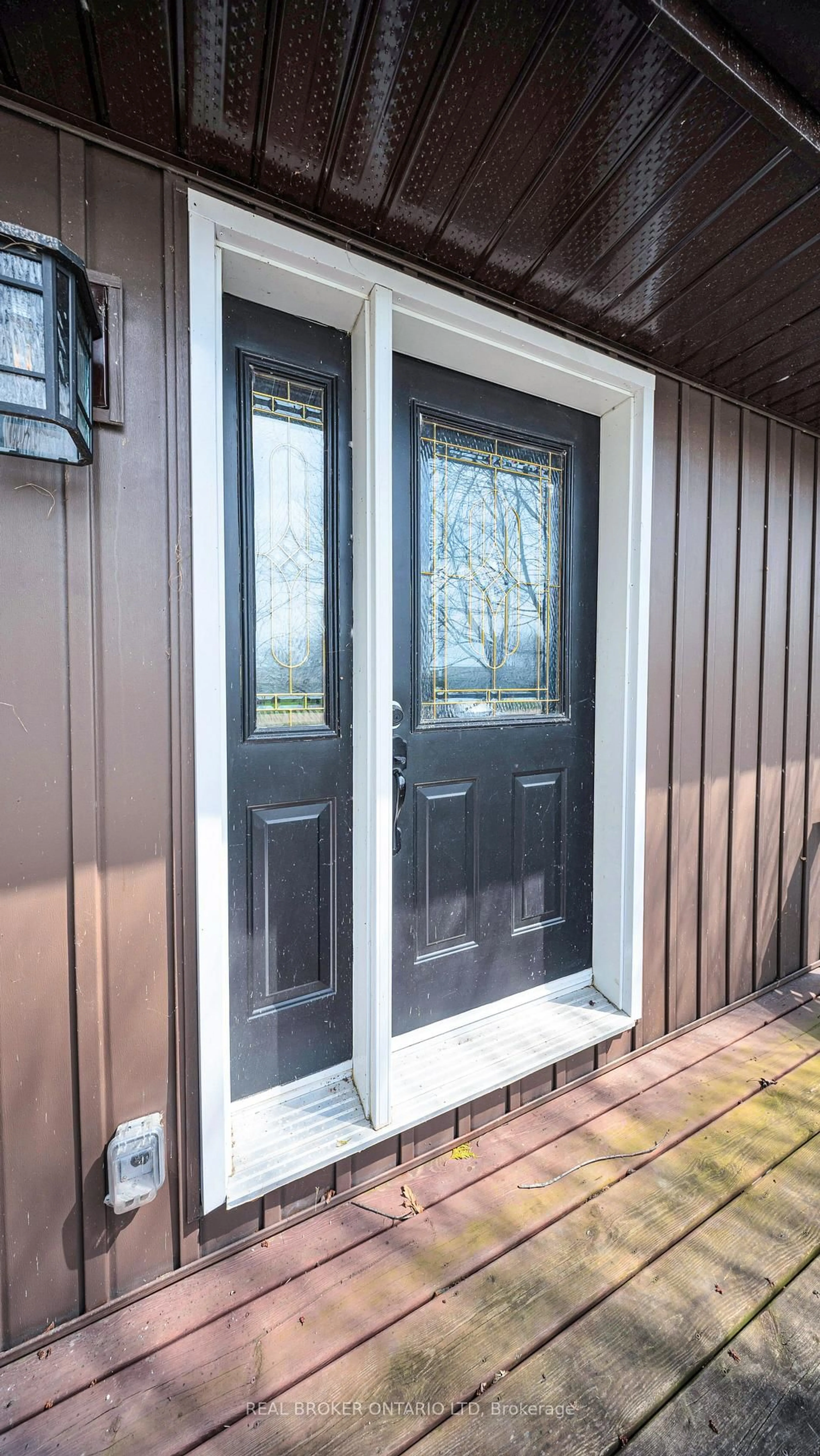 Indoor entryway for 74652 Talbot Cres, Bluewater Ontario N0M 1G0