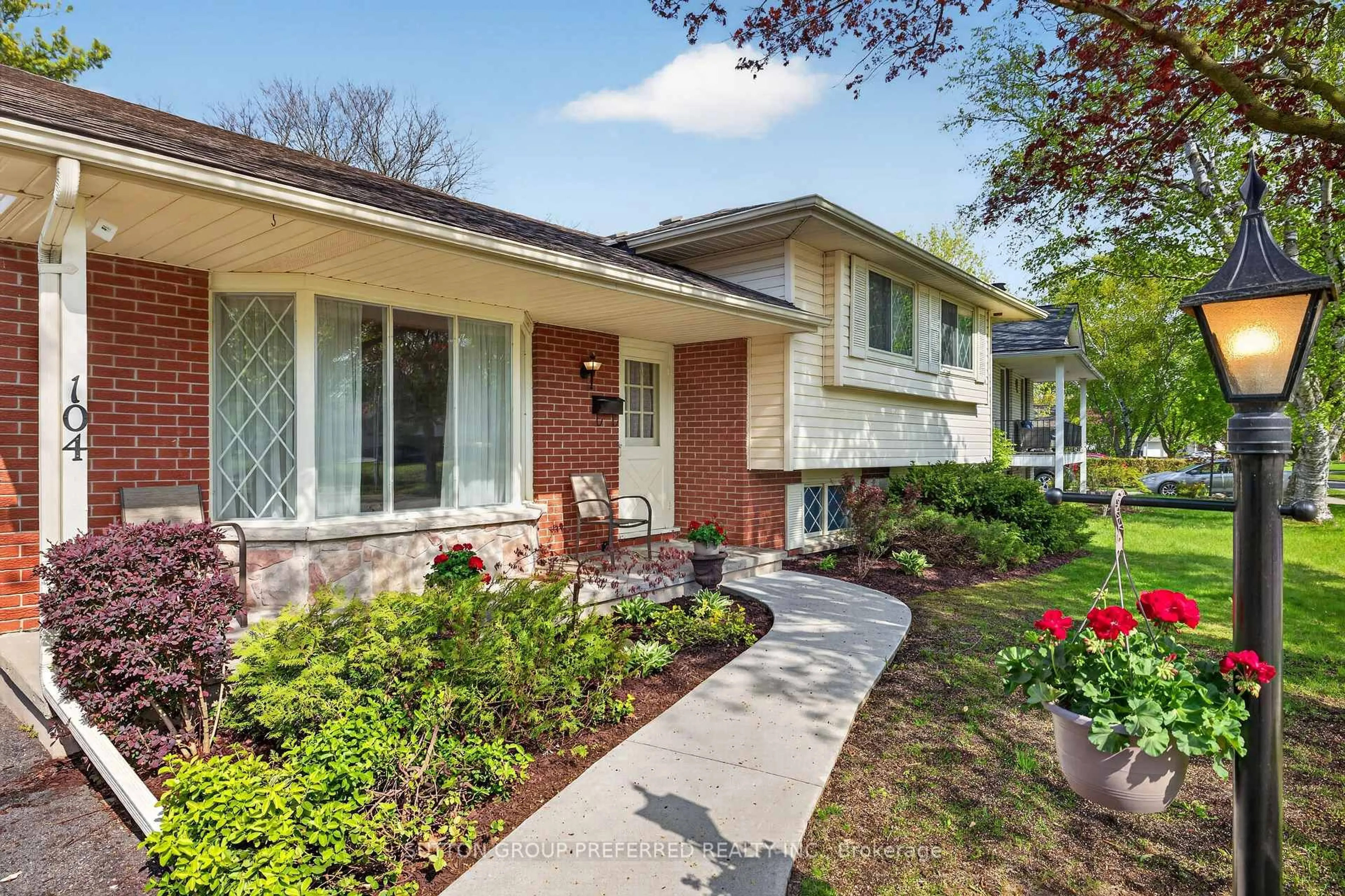 Home with brick exterior material, street for 104 Mclean Dr, London North Ontario N5X 1Y5