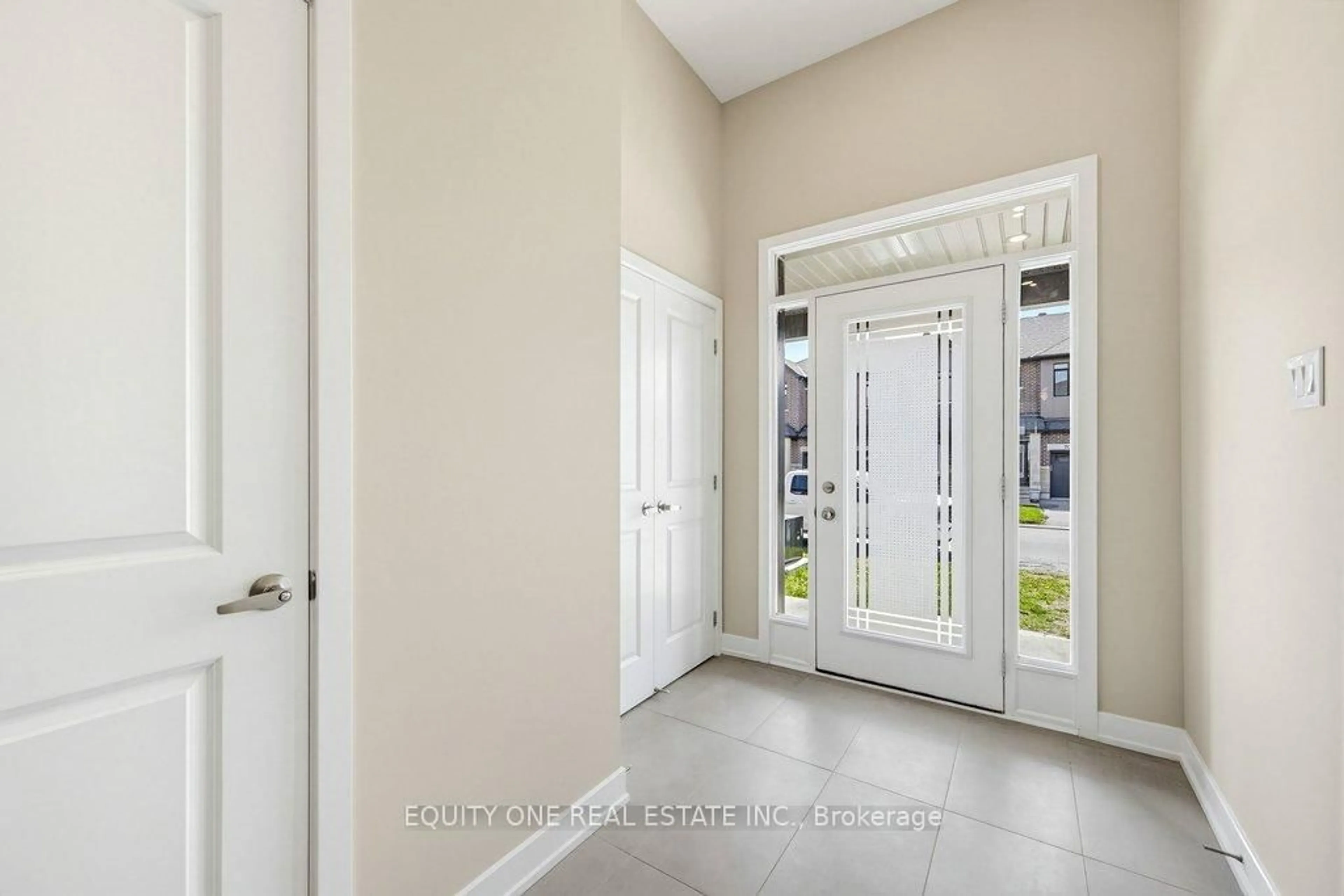 Indoor entryway for 2033 Allegrini Terr, Ottawa Ontario K2S 2S7