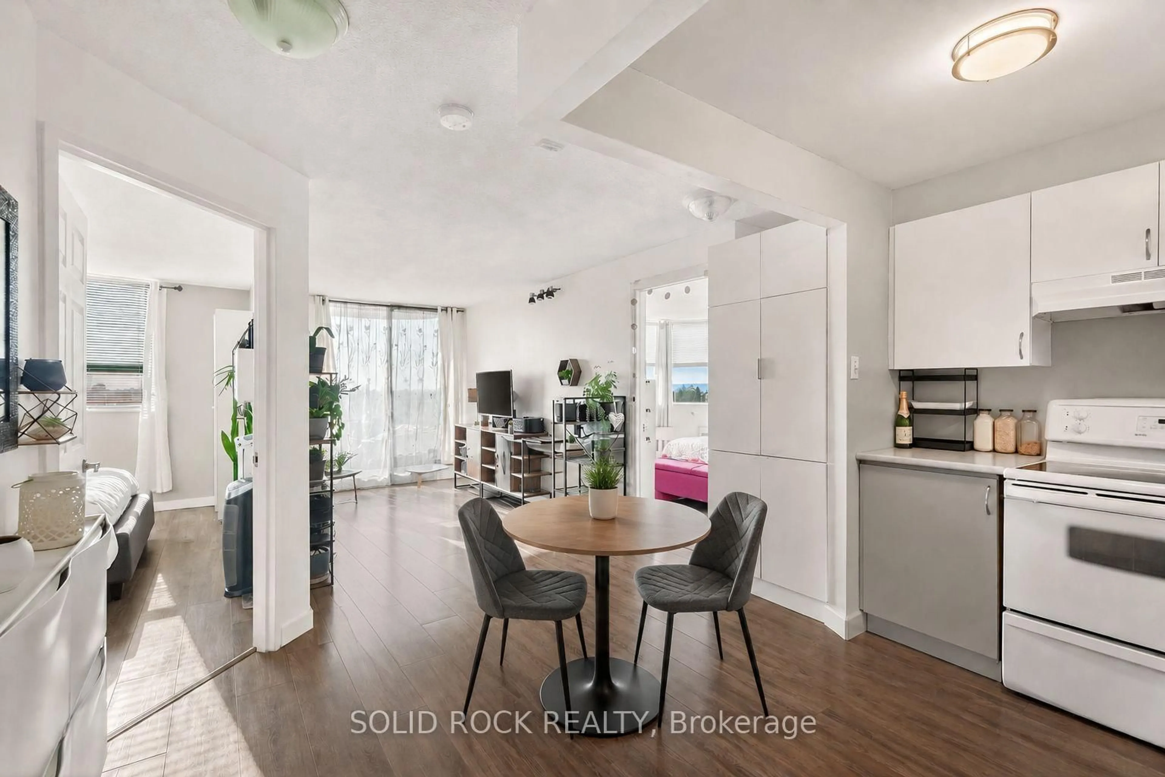 Open concept kitchen, unknown for 1440 Heron Rd #901, Ottawa Ontario K1V 0X2