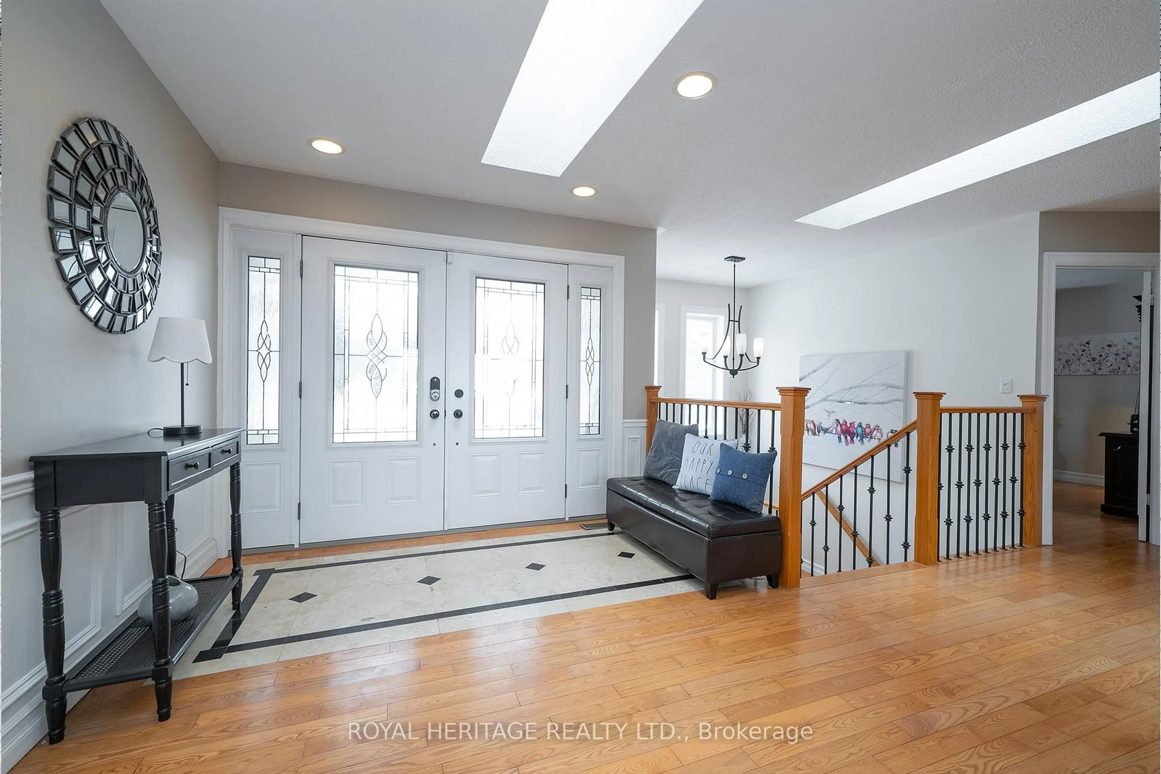 Indoor entryway for 37 Forest Hill Dr, Hamilton Township Ontario K9A 0W3