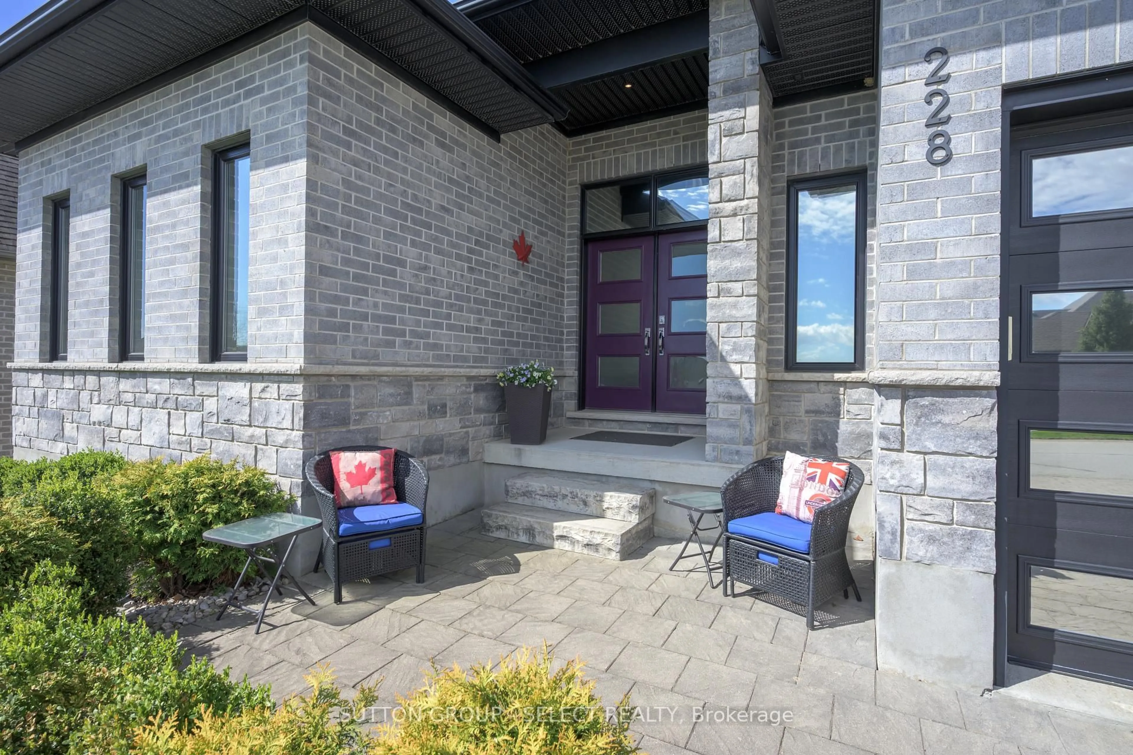Patio, street for 228 Martin Dr, Middlesex Centre Ontario N0M 2A0