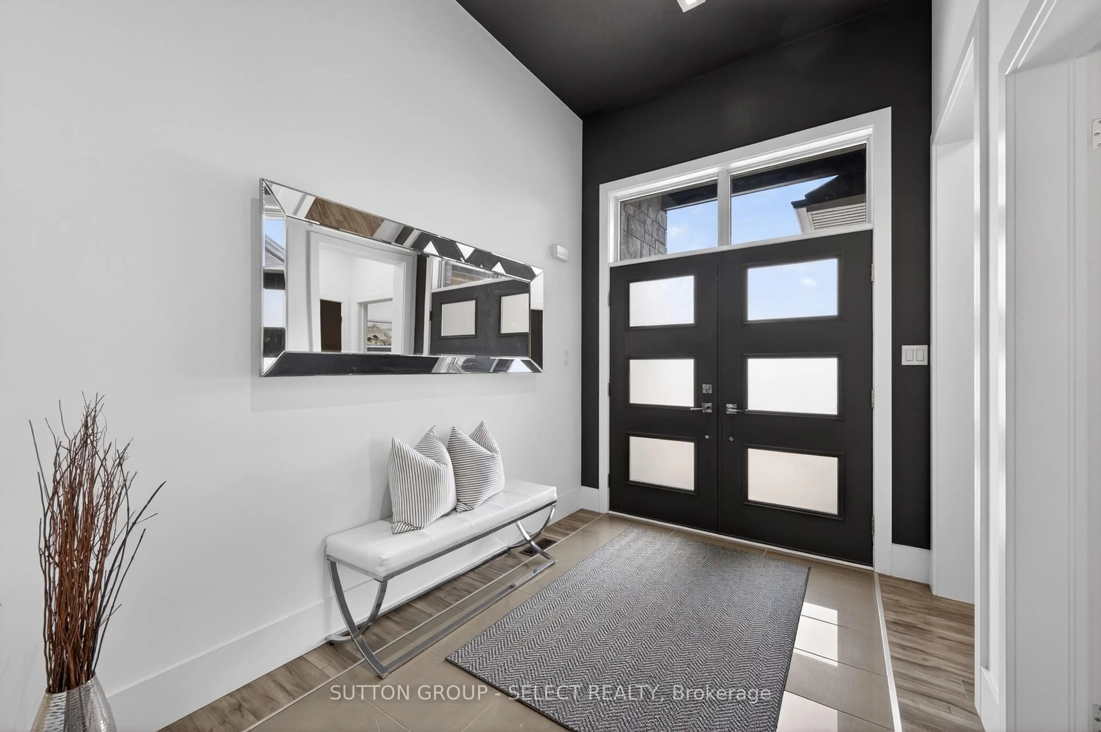 Indoor entryway for 228 Martin Dr, Middlesex Centre Ontario N0M 2A0
