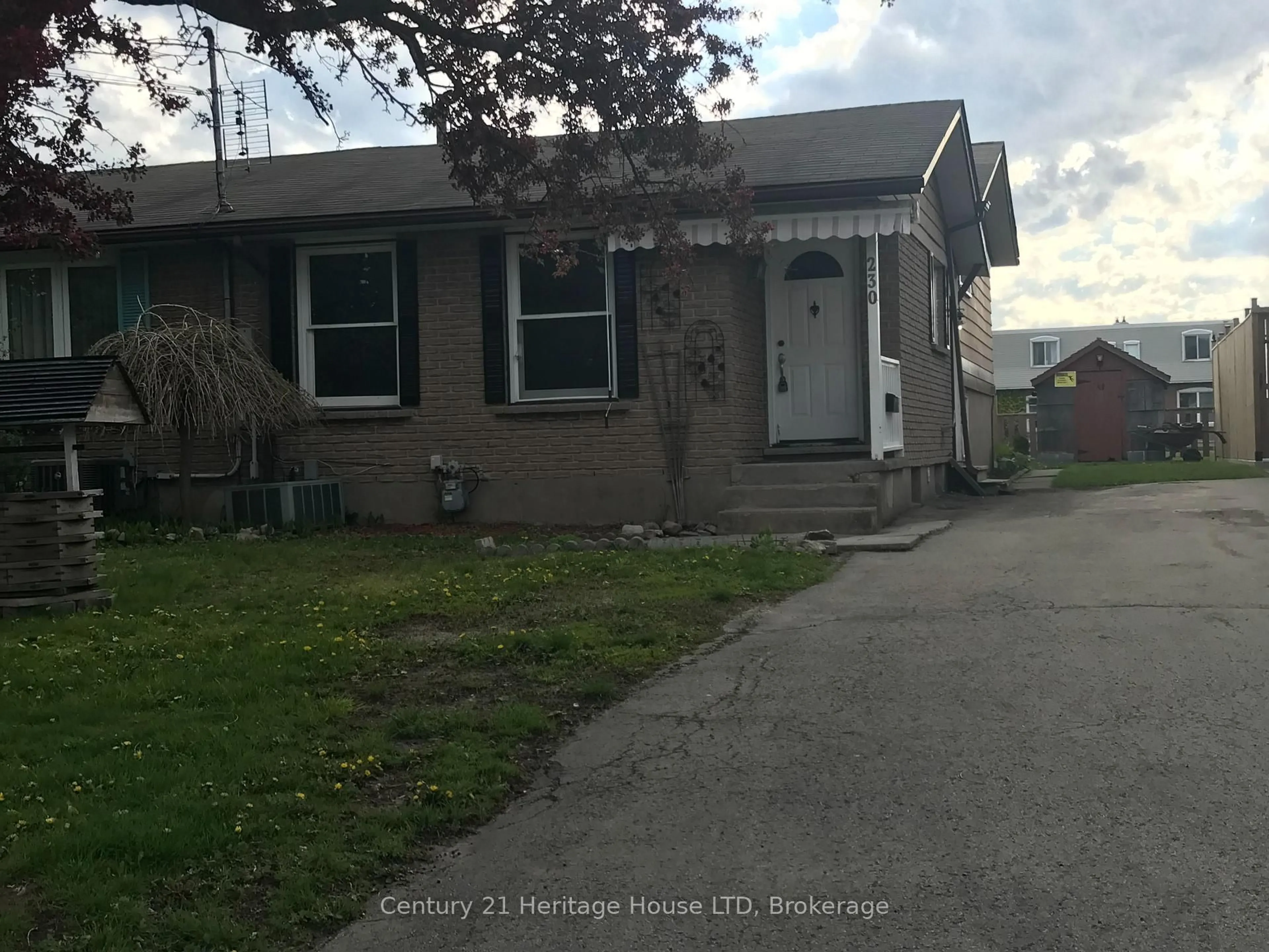Unknown for 230 Hospital Dr, Fort Erie Ontario L2A 5X1