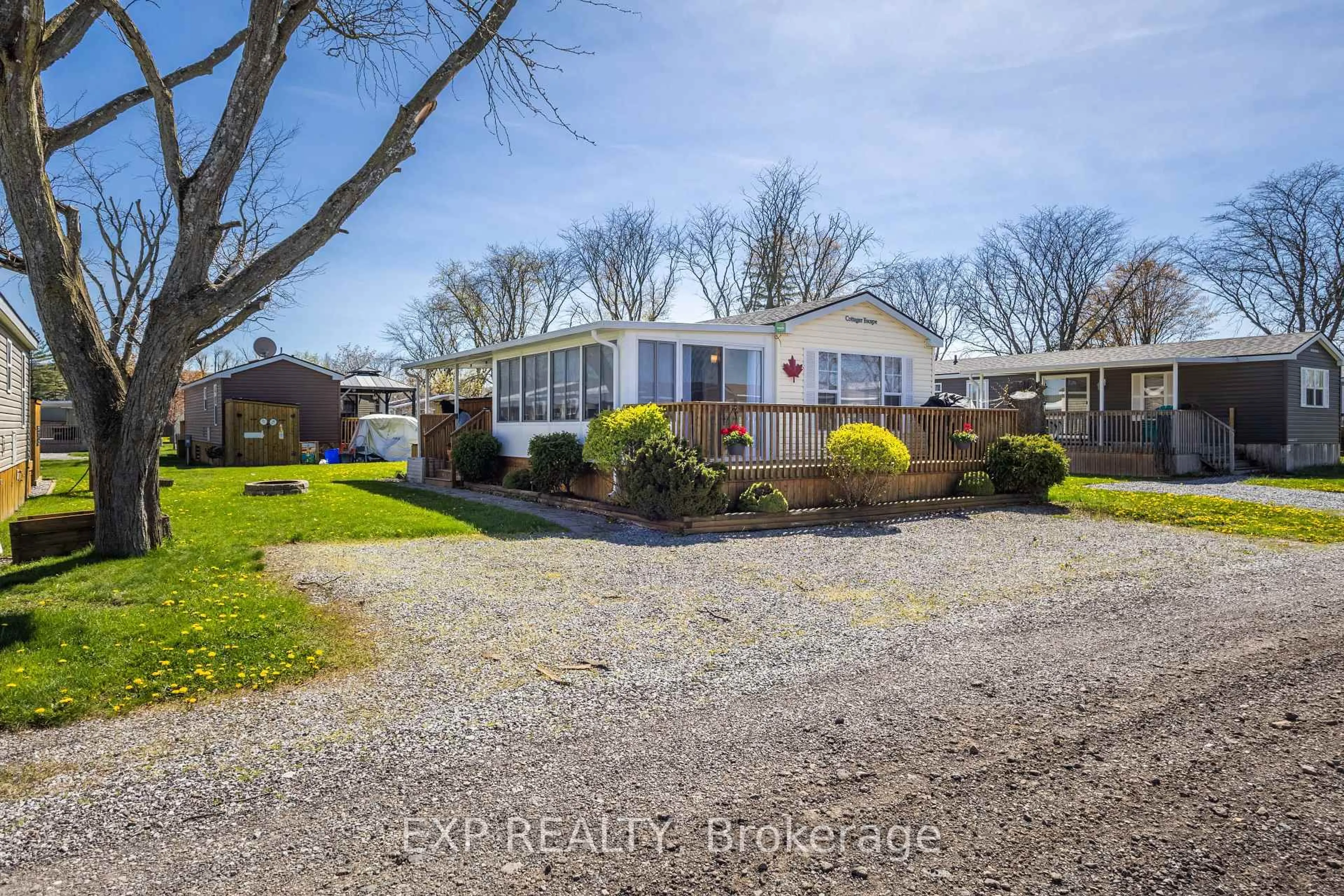 A pic from outside/outdoor area/front of a property/back of a property/a pic from drone, unknown for 1501 Line 8 Rd #503, Niagara-on-the-Lake Ontario L0S 1L0