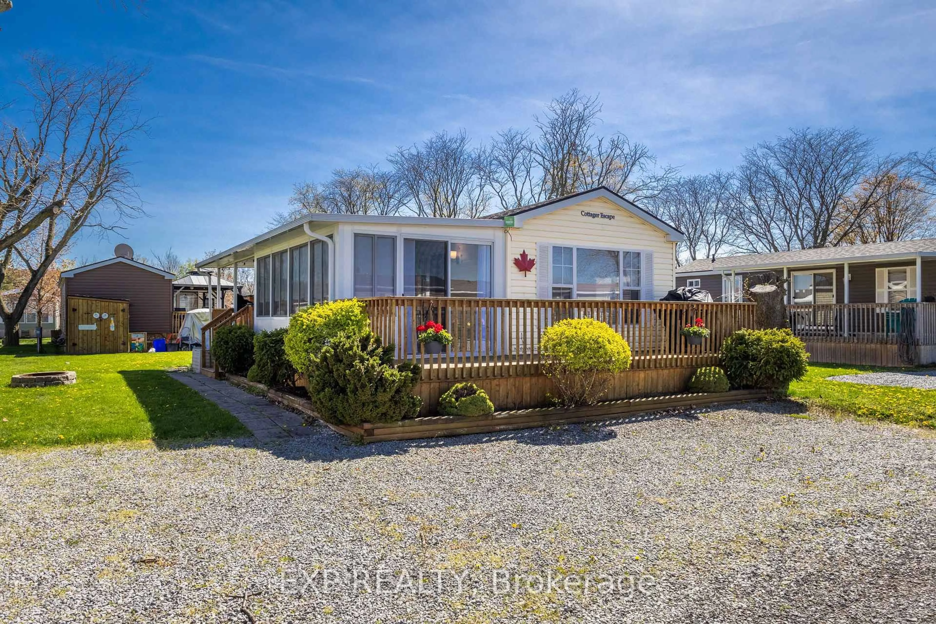 A pic from outside/outdoor area/front of a property/back of a property/a pic from drone, street for 1501 Line 8 Rd #503, Niagara-on-the-Lake Ontario L0S 1L0