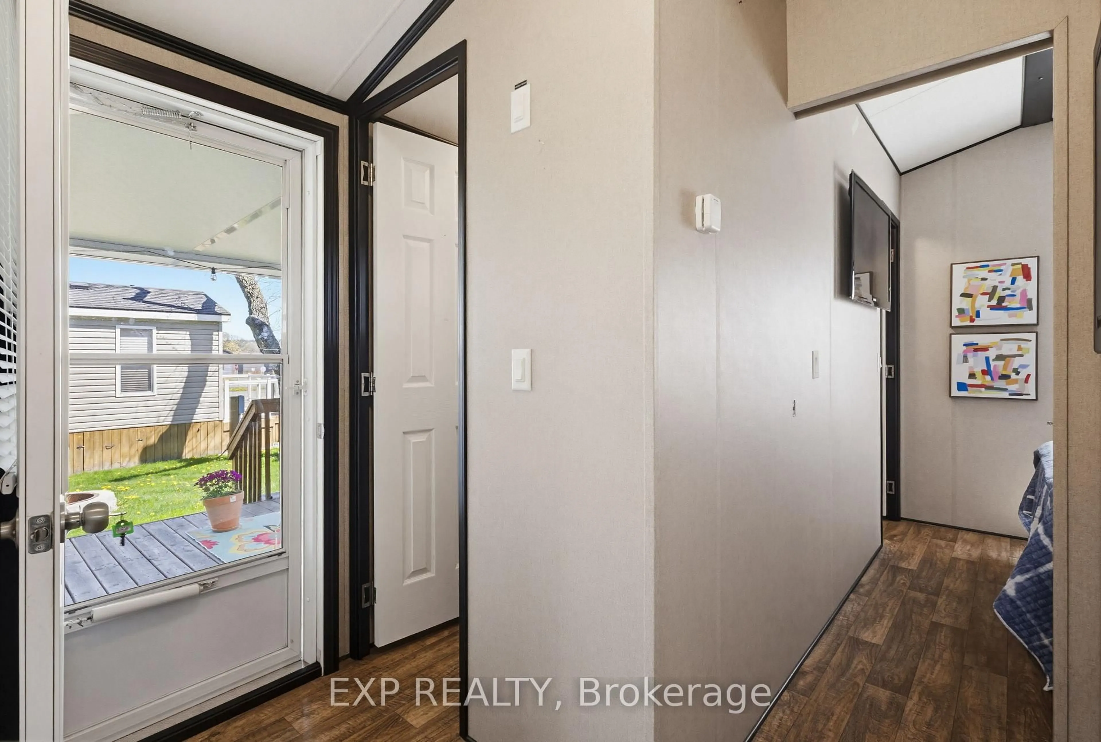 Indoor entryway for 1501 Line 8 Rd #503, Niagara-on-the-Lake Ontario L0S 1L0