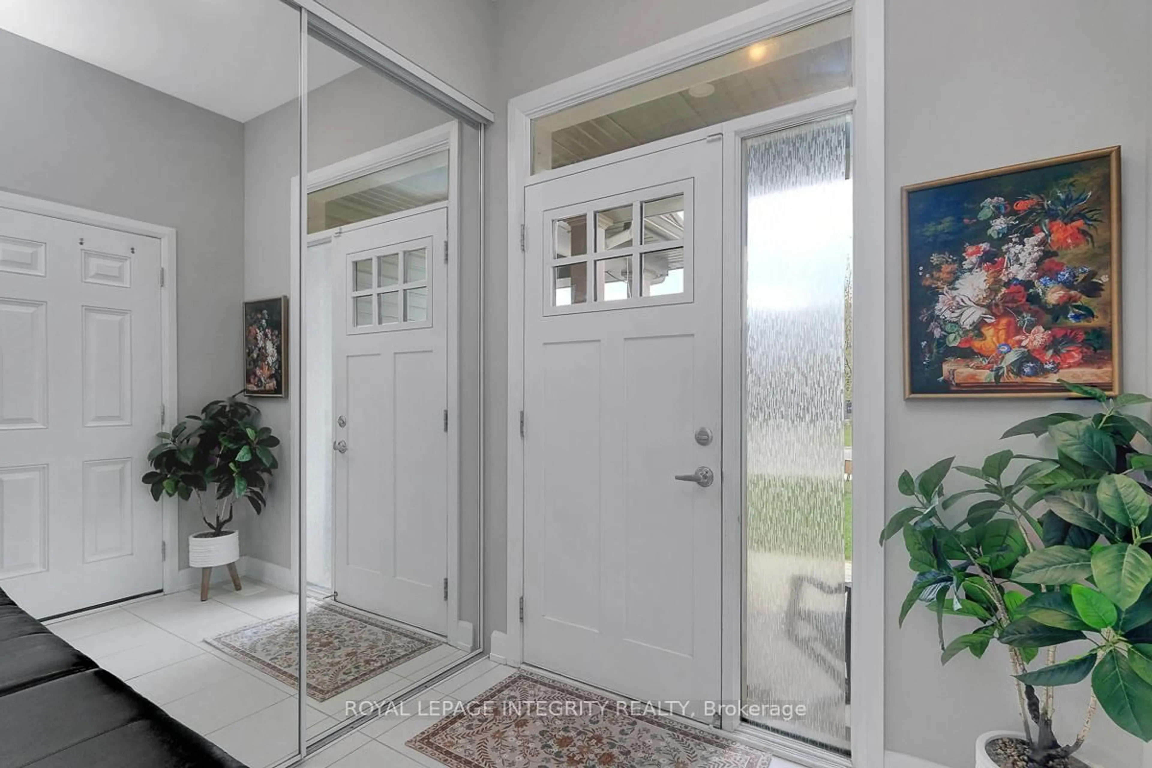 Indoor entryway for 152 Gardenpost Terr, Ottawa Ontario K4A 5G9