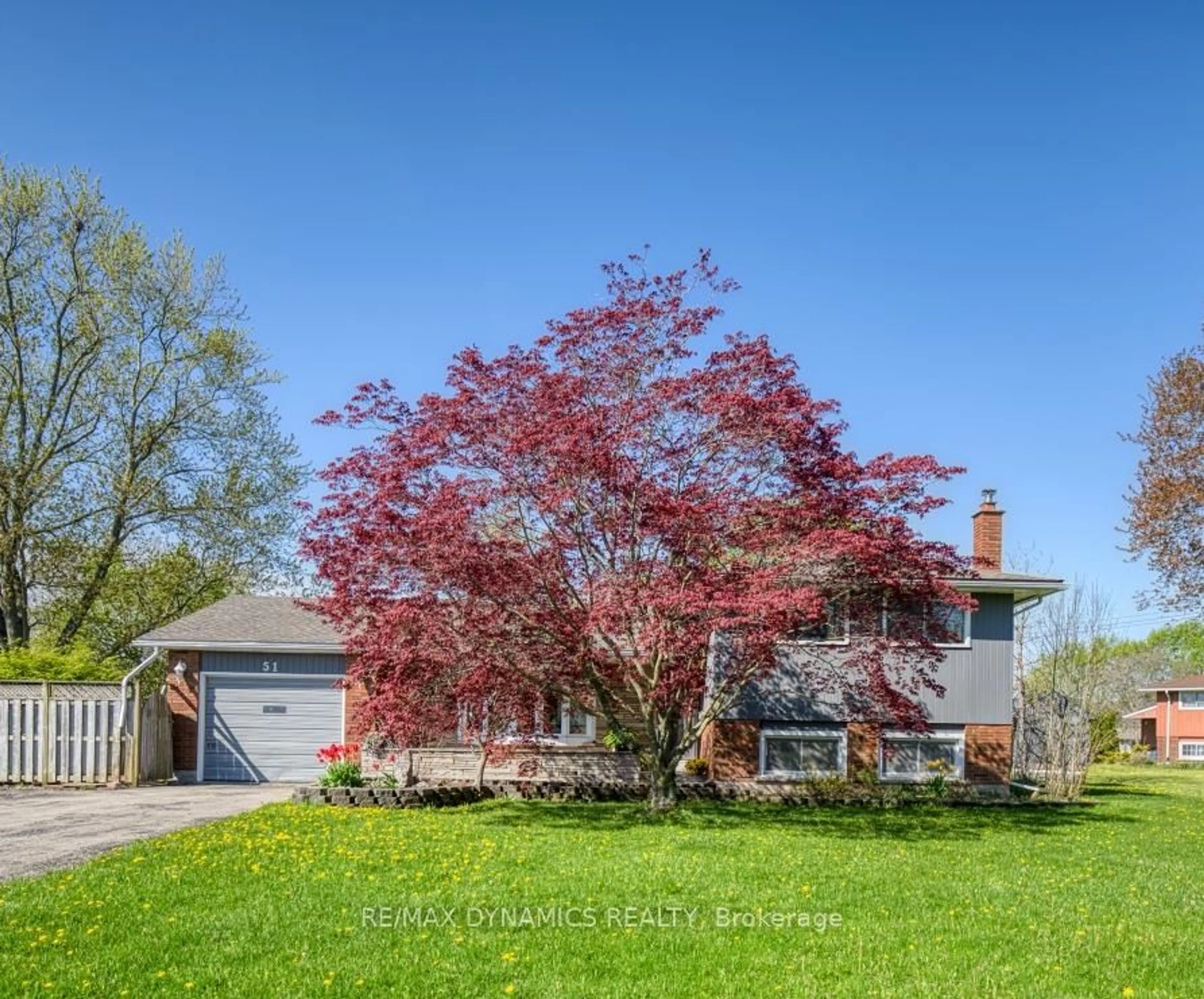 A pic from outside/outdoor area/front of a property/back of a property/a pic from drone, street for 51 Karen Cres, Welland Ontario L3C 2Y7