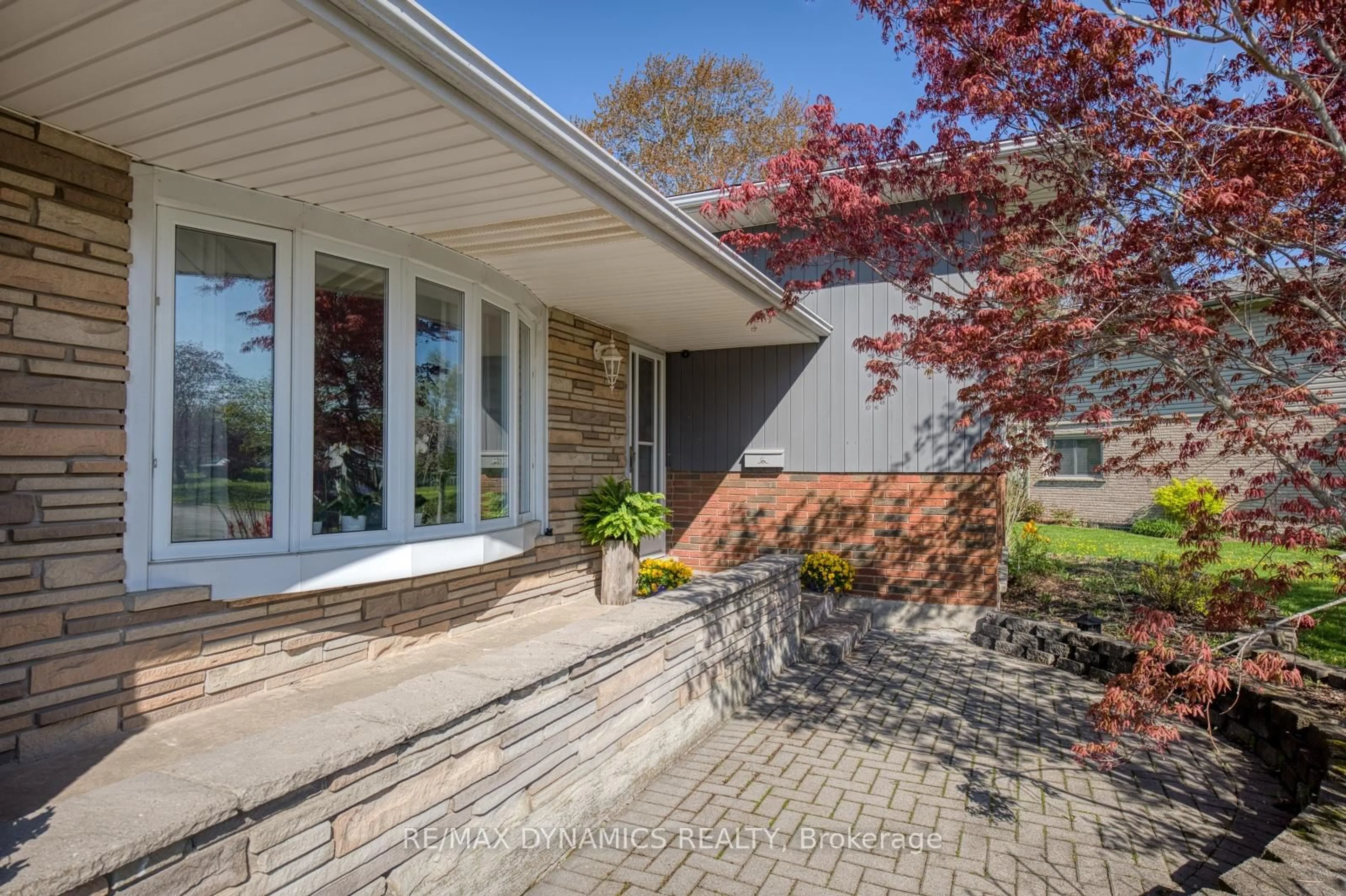 Unknown for 51 Karen Cres, Welland Ontario L3C 2Y7