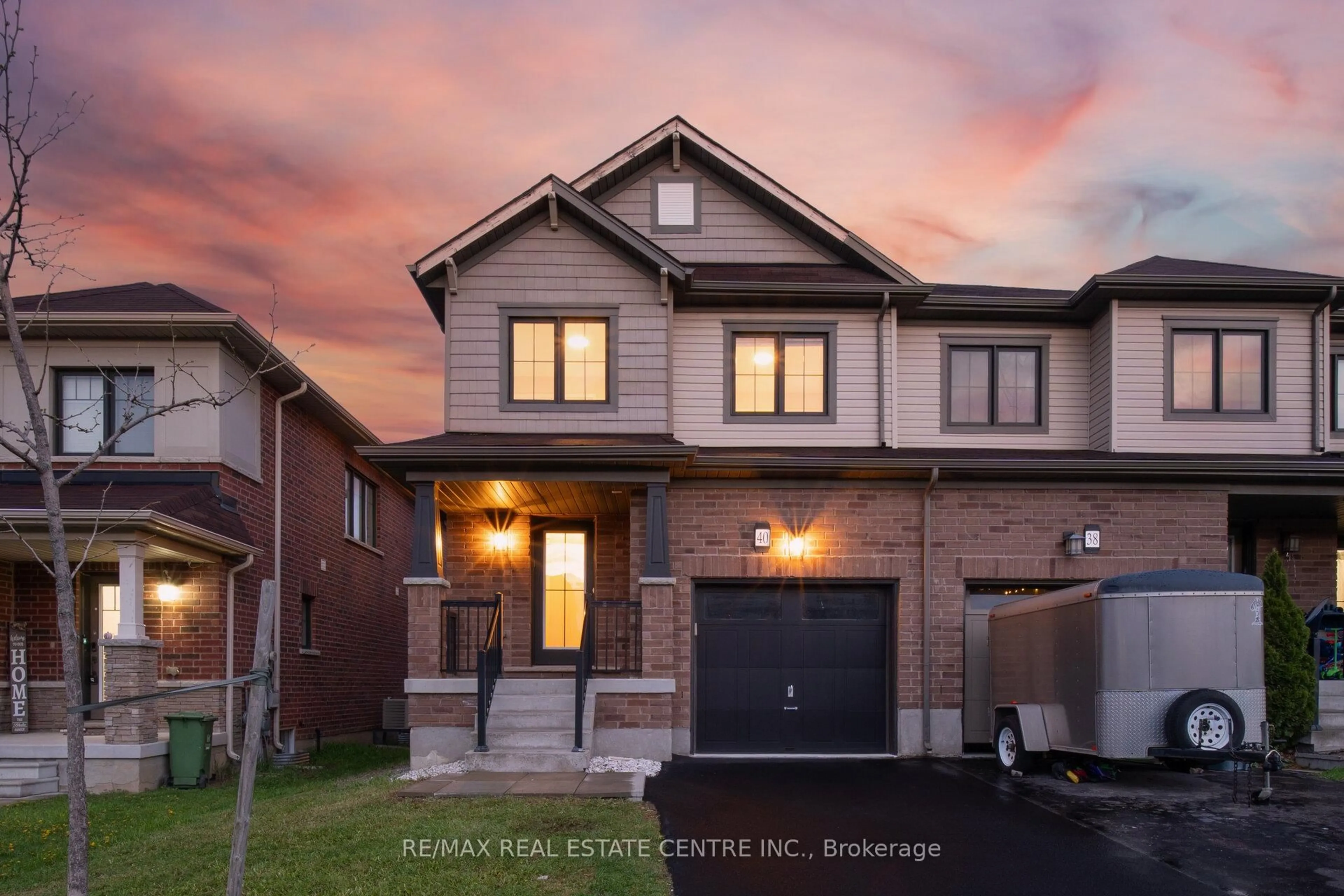 Home with brick exterior material, street for 40 Sherway St, Hamilton Ontario L8J 0J3