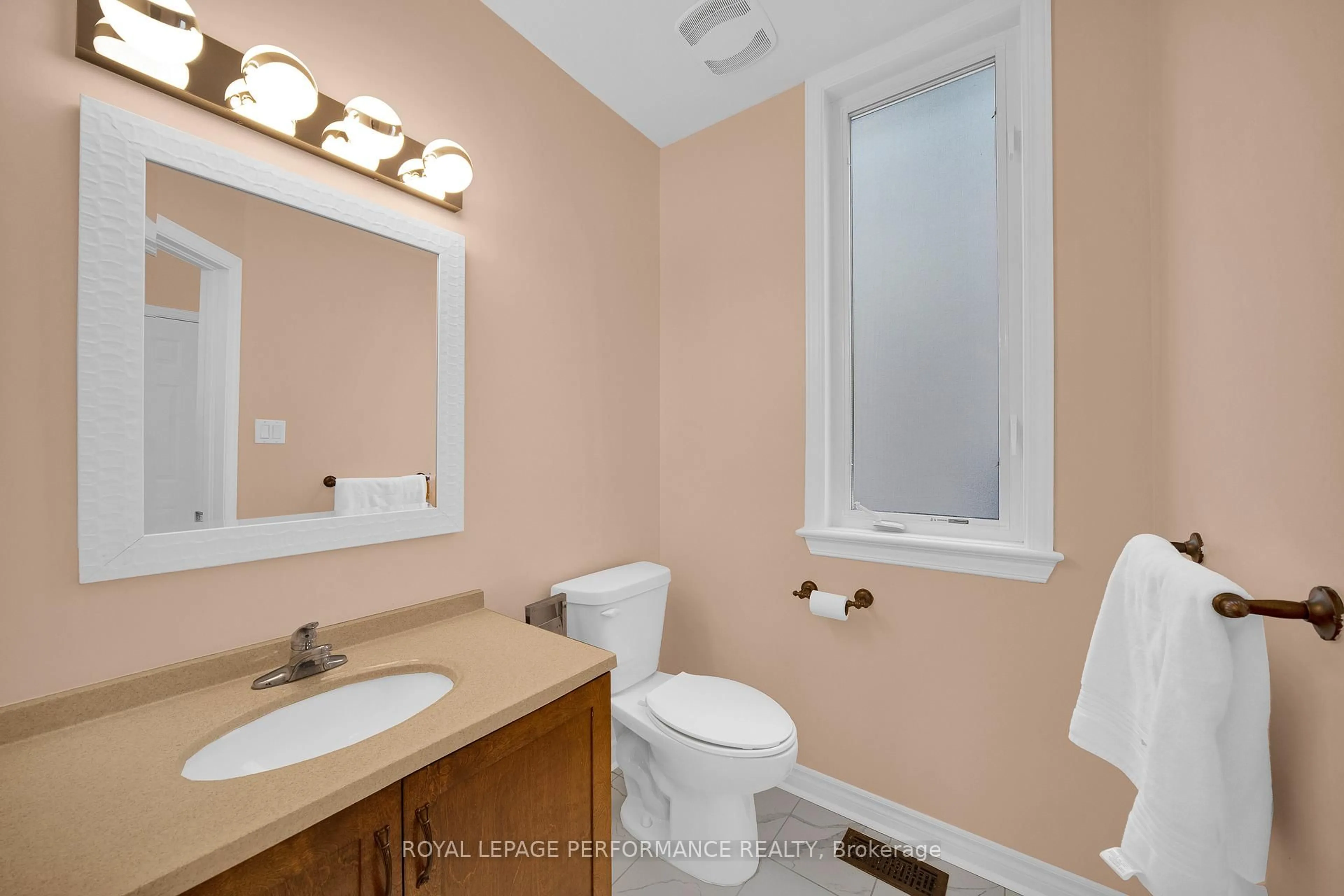 Standard bathroom, unknown for 292 Rustic Hills Cres, Orleans Ontario K4A 5A5