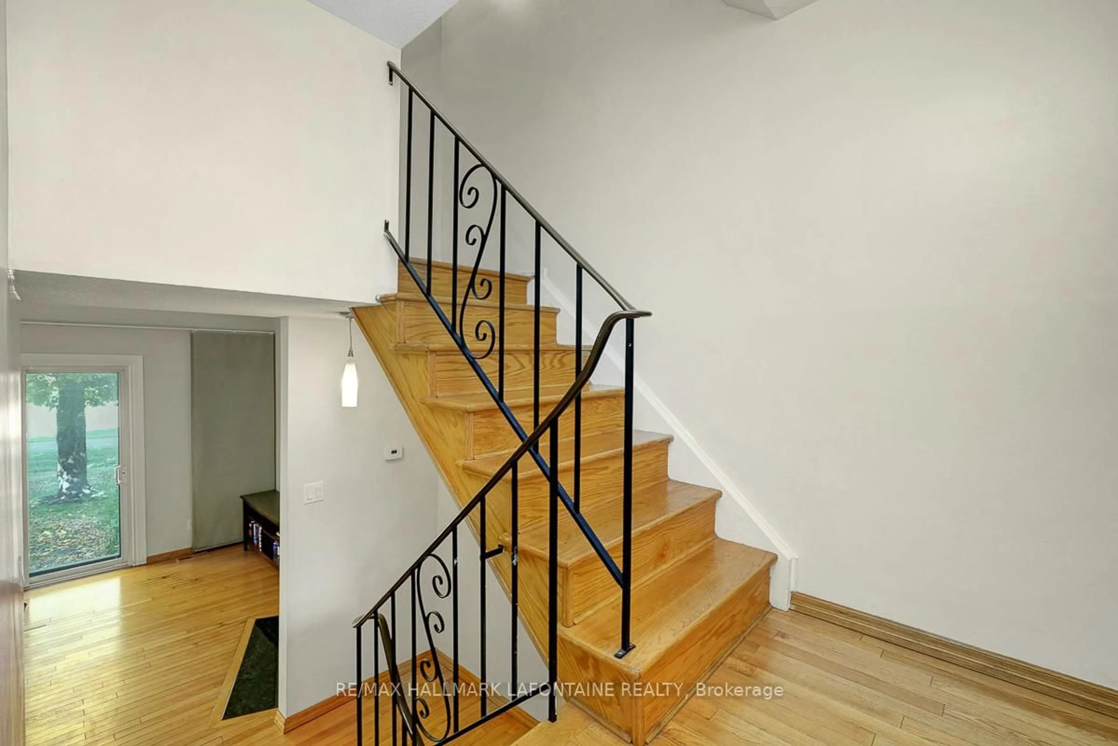Stairs for 2 Bertona St #28, Ottawa Ontario K2G 0W1
