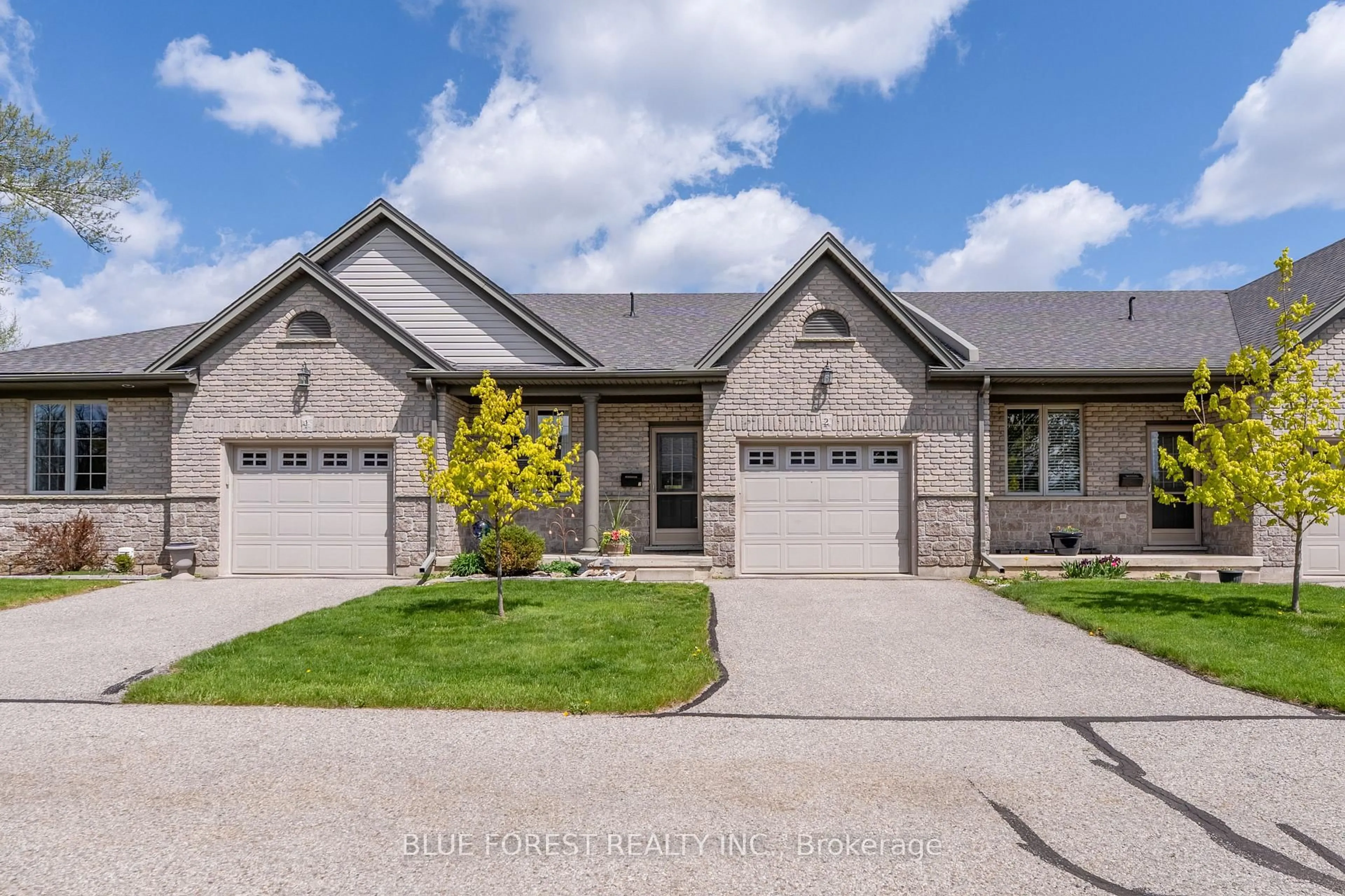 Home with brick exterior material, street for 948 Colborne St #2, Brantford Ontario N3S 3T4