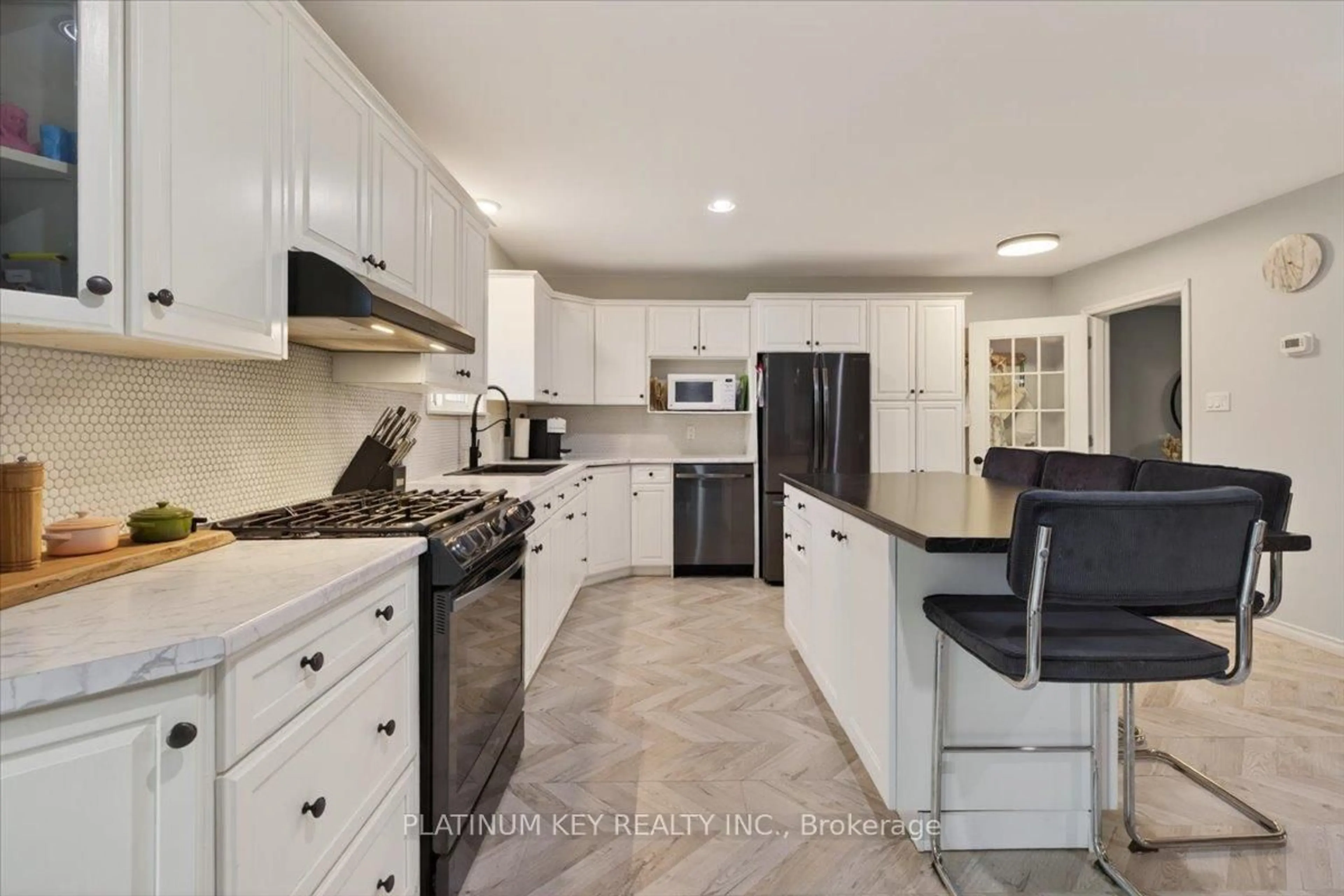 Open concept kitchen, ceramic/tile floor for 175 Nancy St, Dutton/Dunwich Ontario N0L 1J0