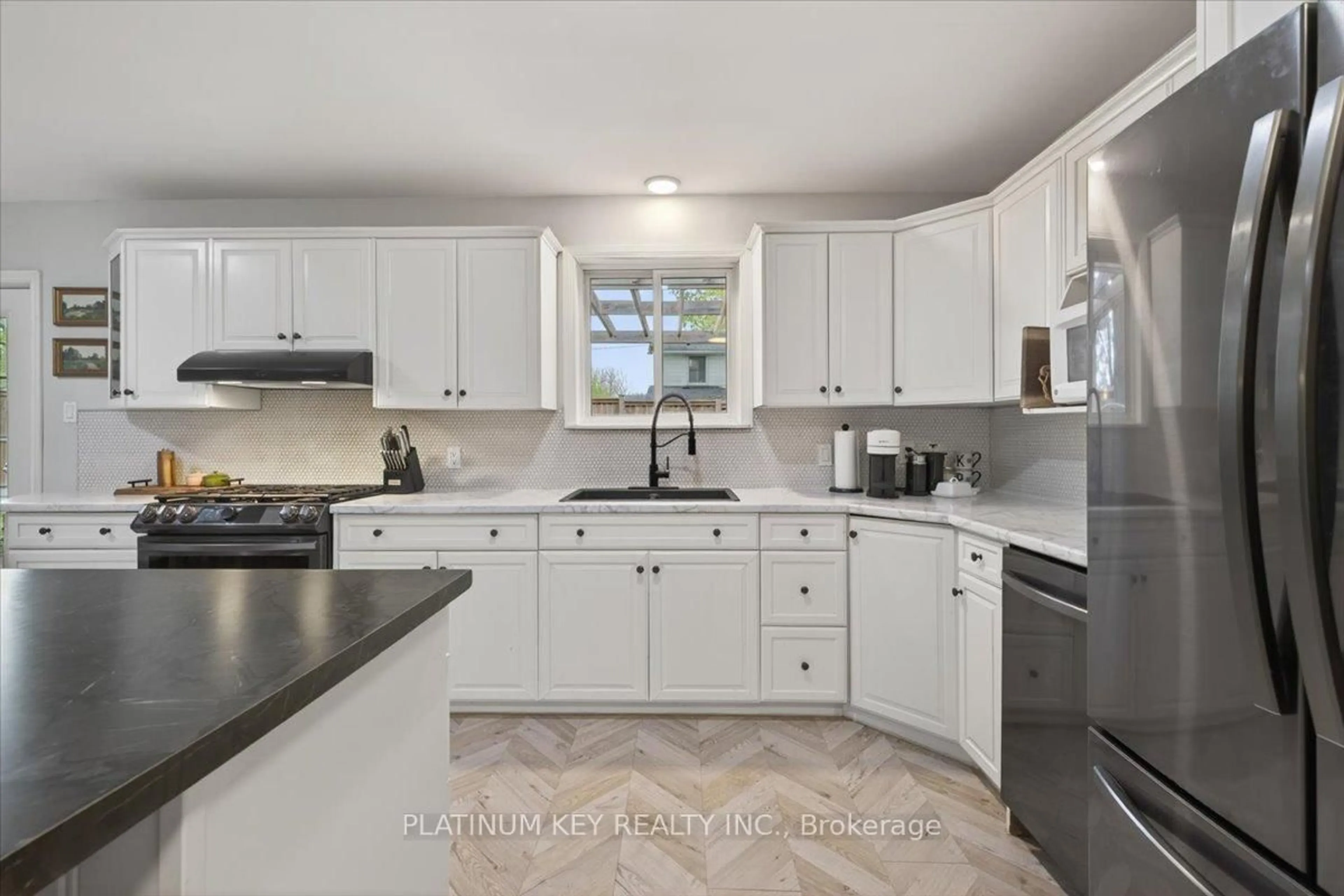 Open concept kitchen, ceramic/tile floor for 175 Nancy St, Dutton/Dunwich Ontario N0L 1J0