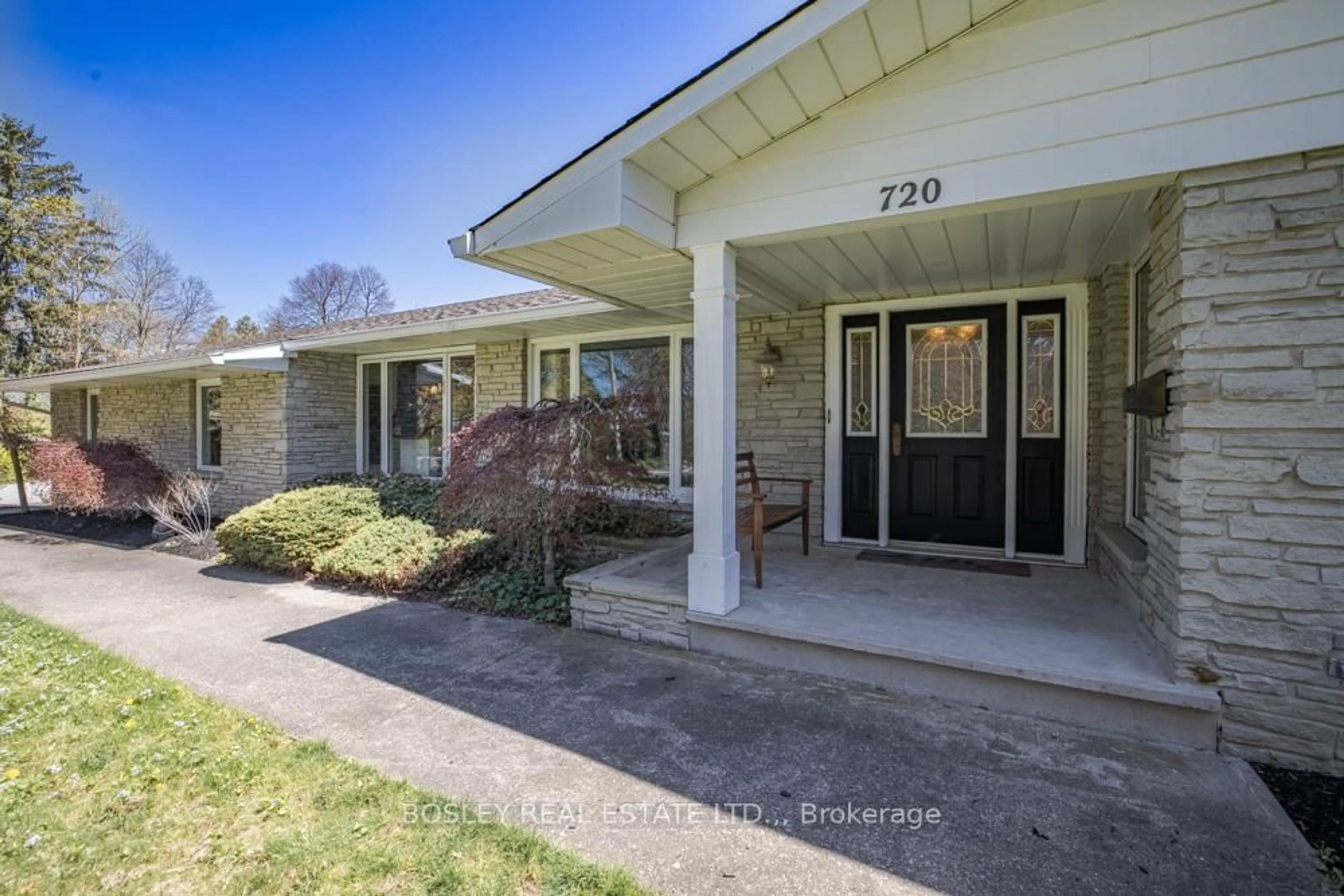 Unknown for 720 Lake St, St. Catharines Ontario L2N 4J5