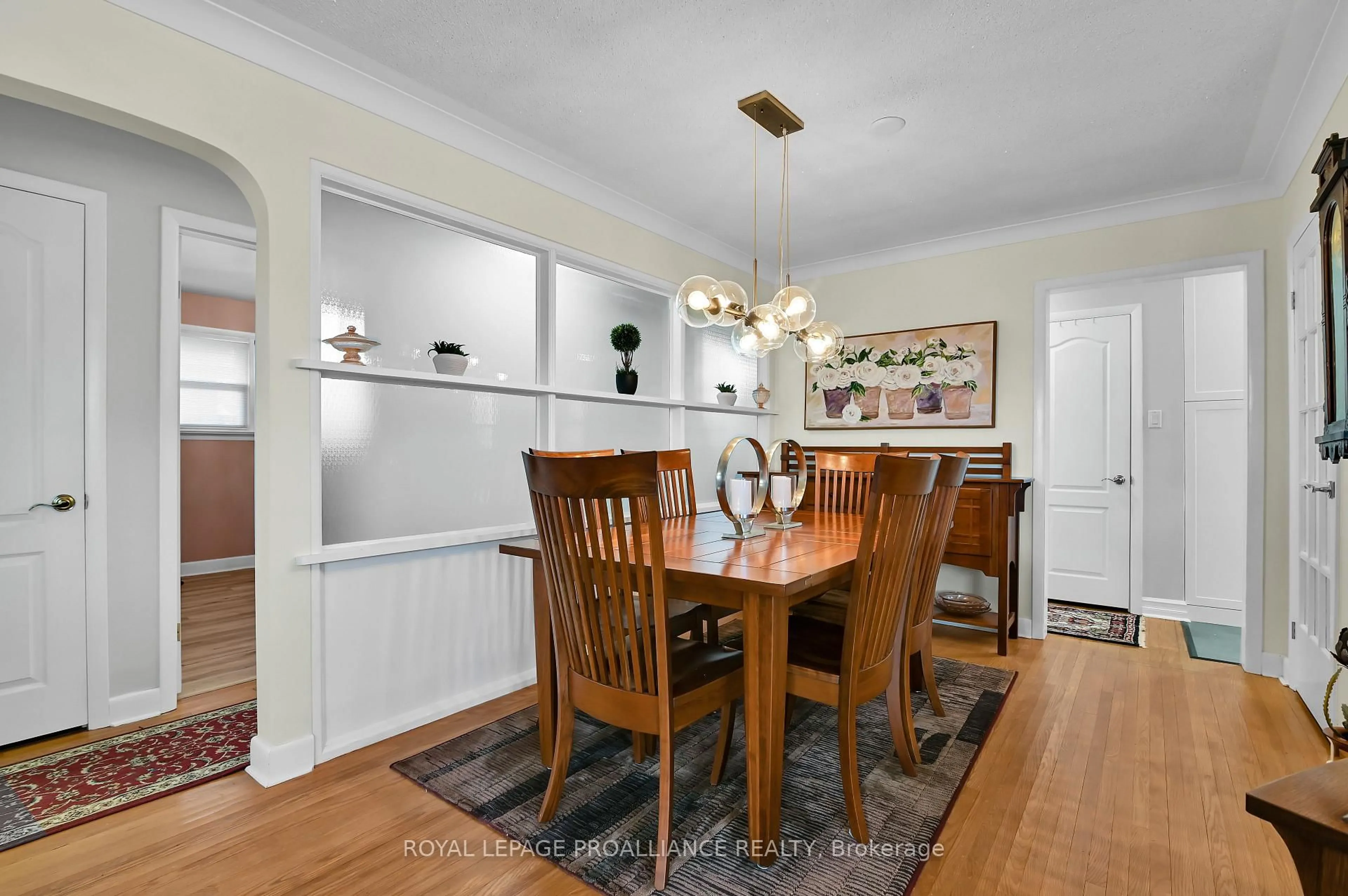 Dining room, wood/laminate floor for 419 ST LAWRENCE St, Prescott Ontario K0E 1T0