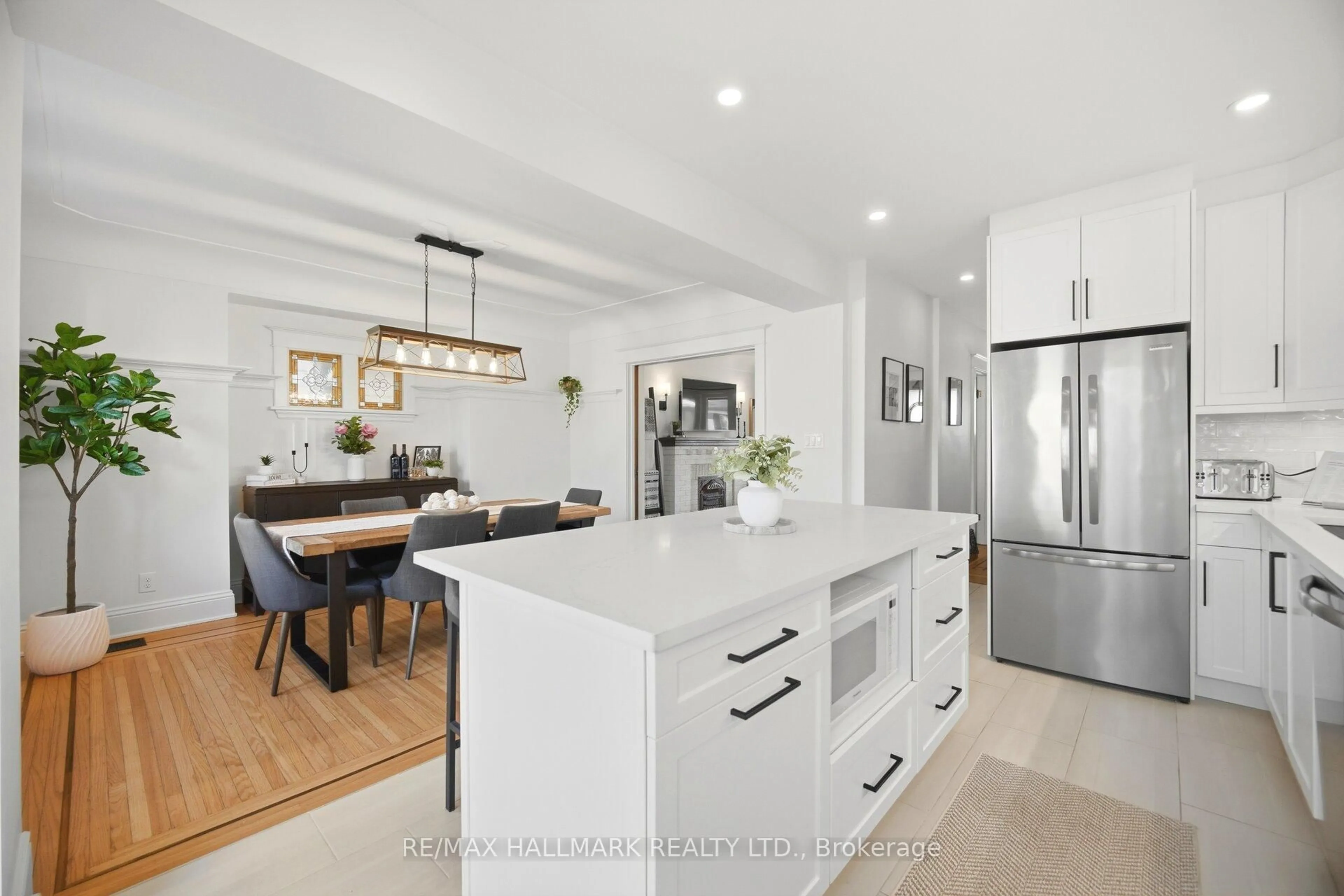 Open concept kitchen, ceramic/tile floor for 54 Province St, Hamilton Ontario L8K 2K8