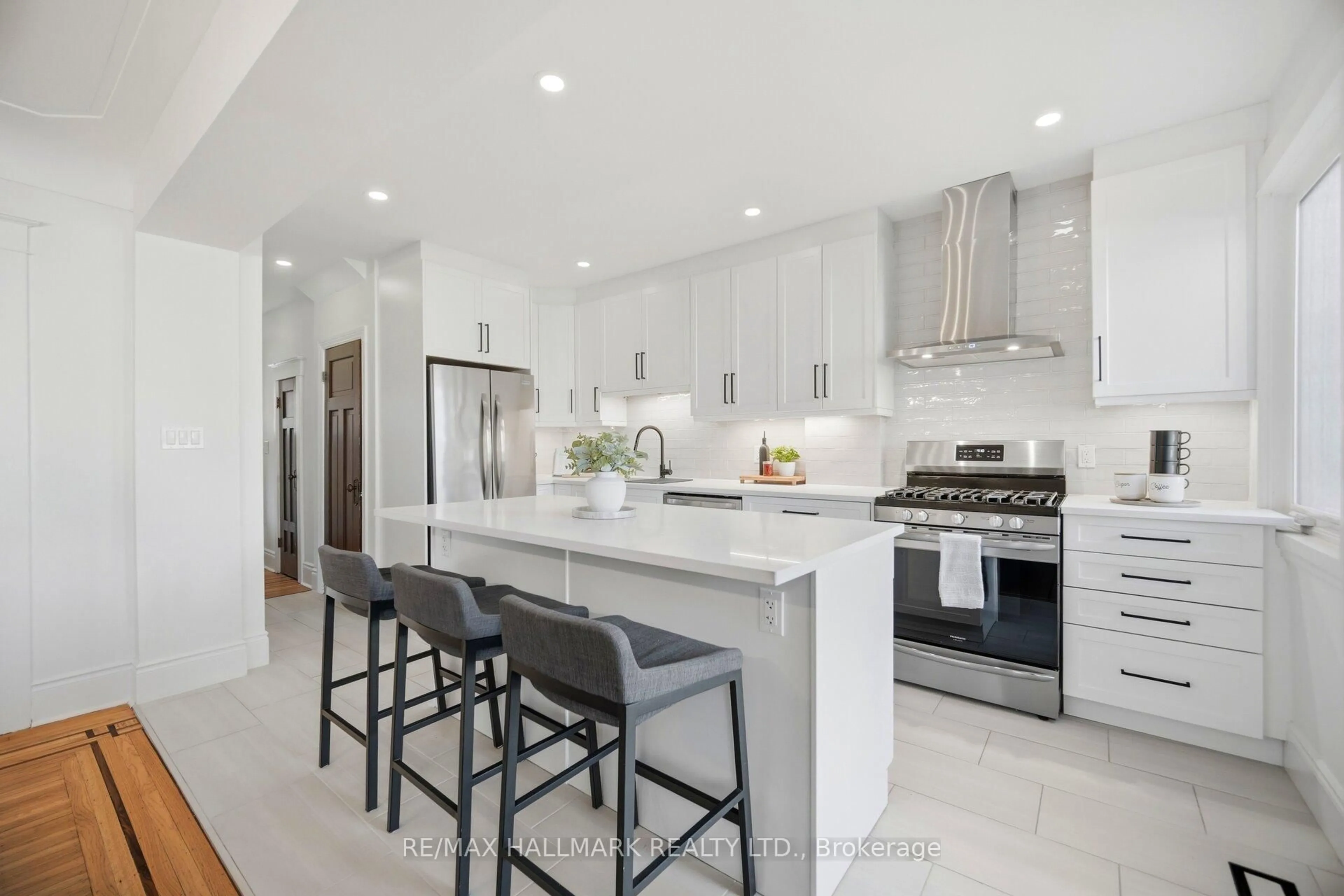 Contemporary kitchen, ceramic/tile floor for 54 Province St, Hamilton Ontario L8K 2K8