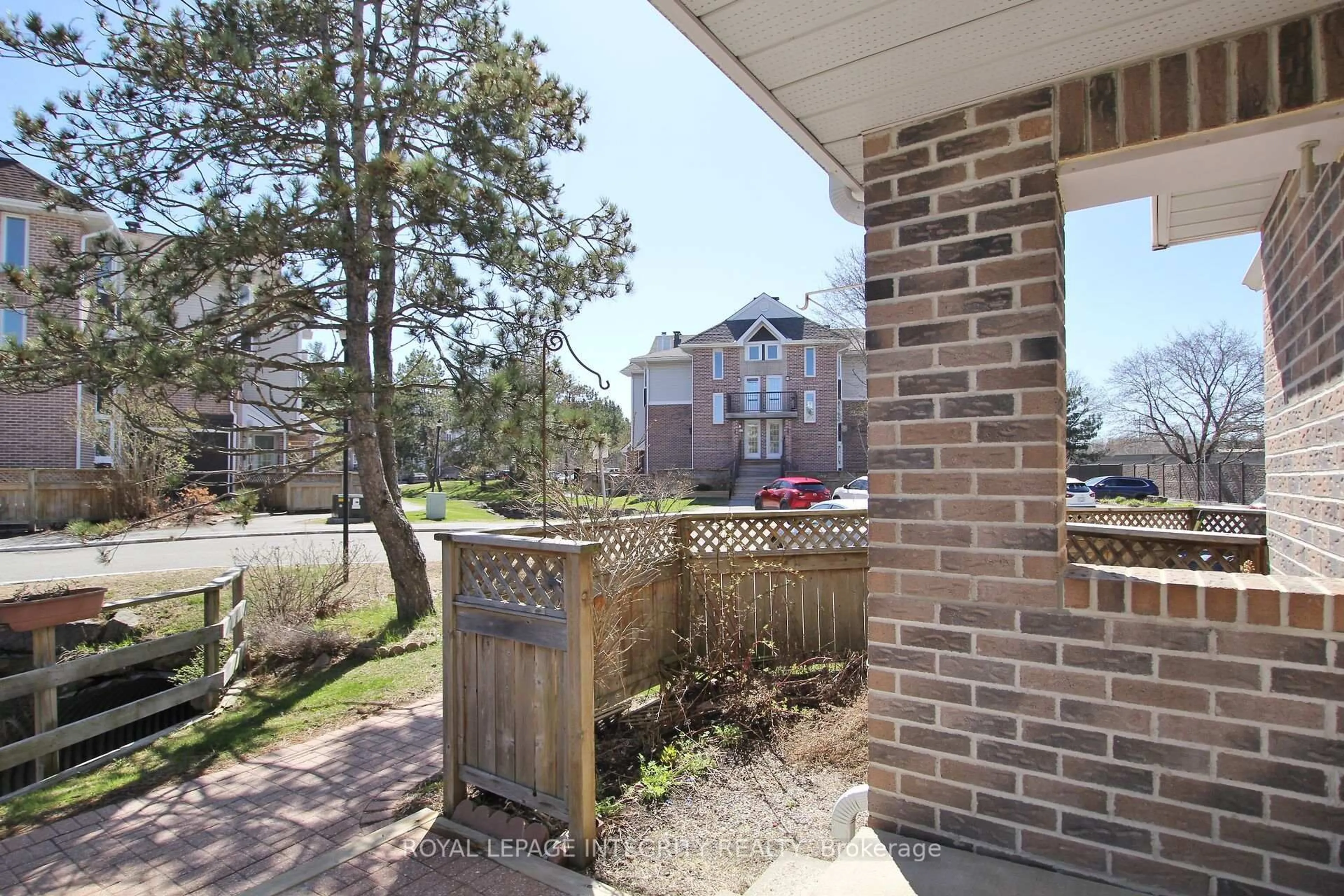 Unknown for 3 STONEBANK Cres #10, Ottawa Ontario K2H 9M2
