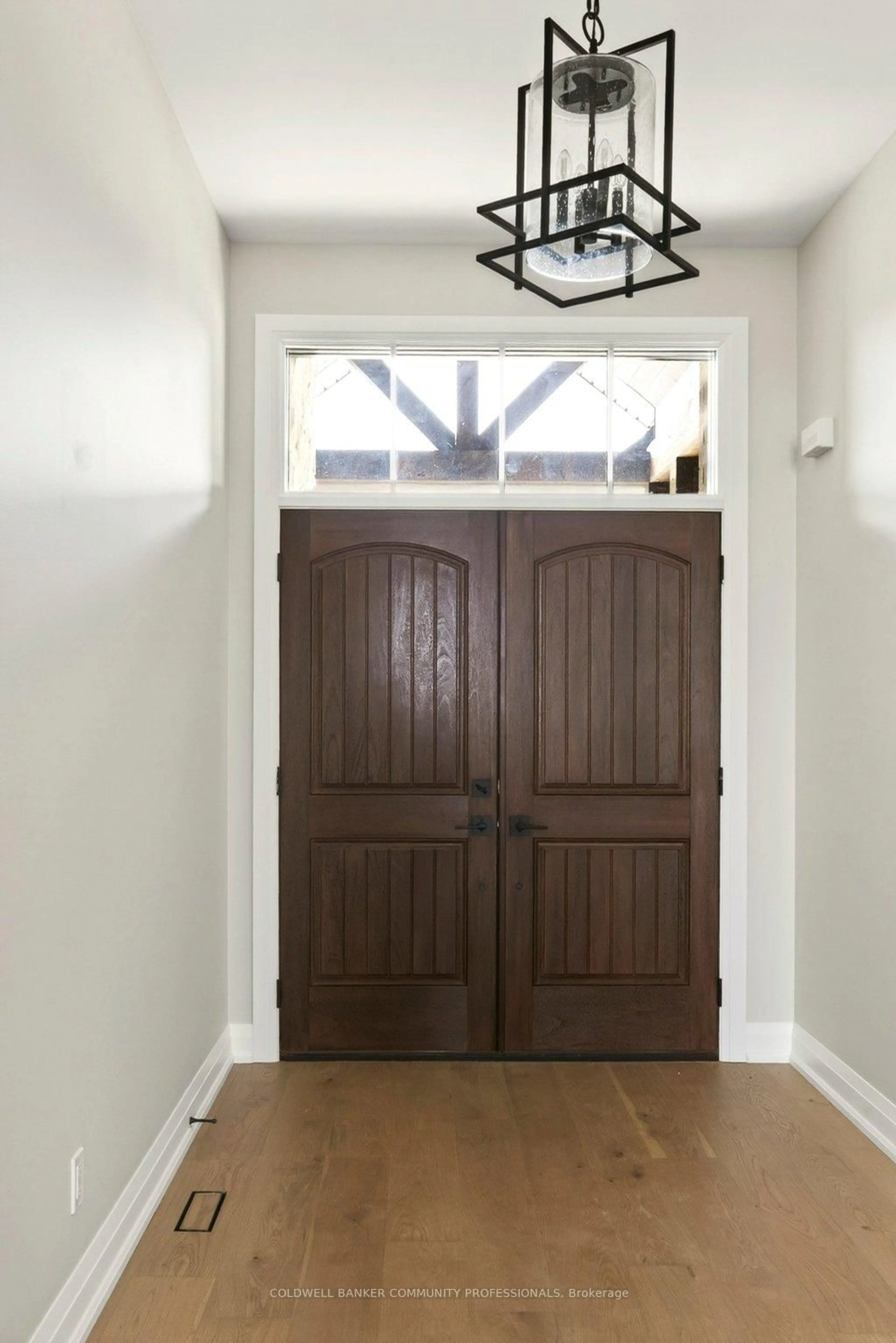 Indoor entryway for 3533 DeHaan Crt, Lincoln Ontario L0R 1G0