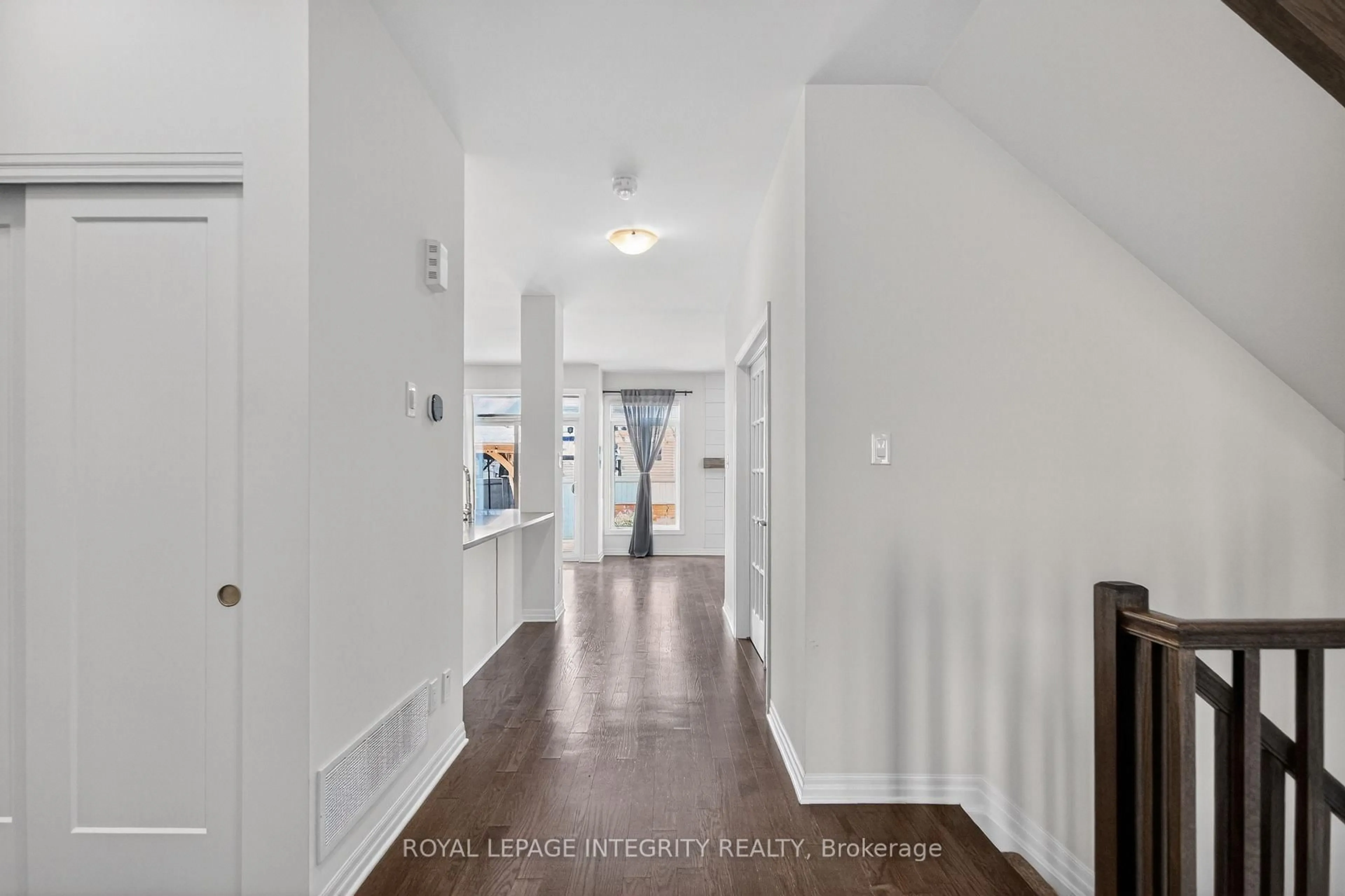 Indoor entryway for 177 FAIRWEATHER St, Ottawa Ontario K1T 0N2