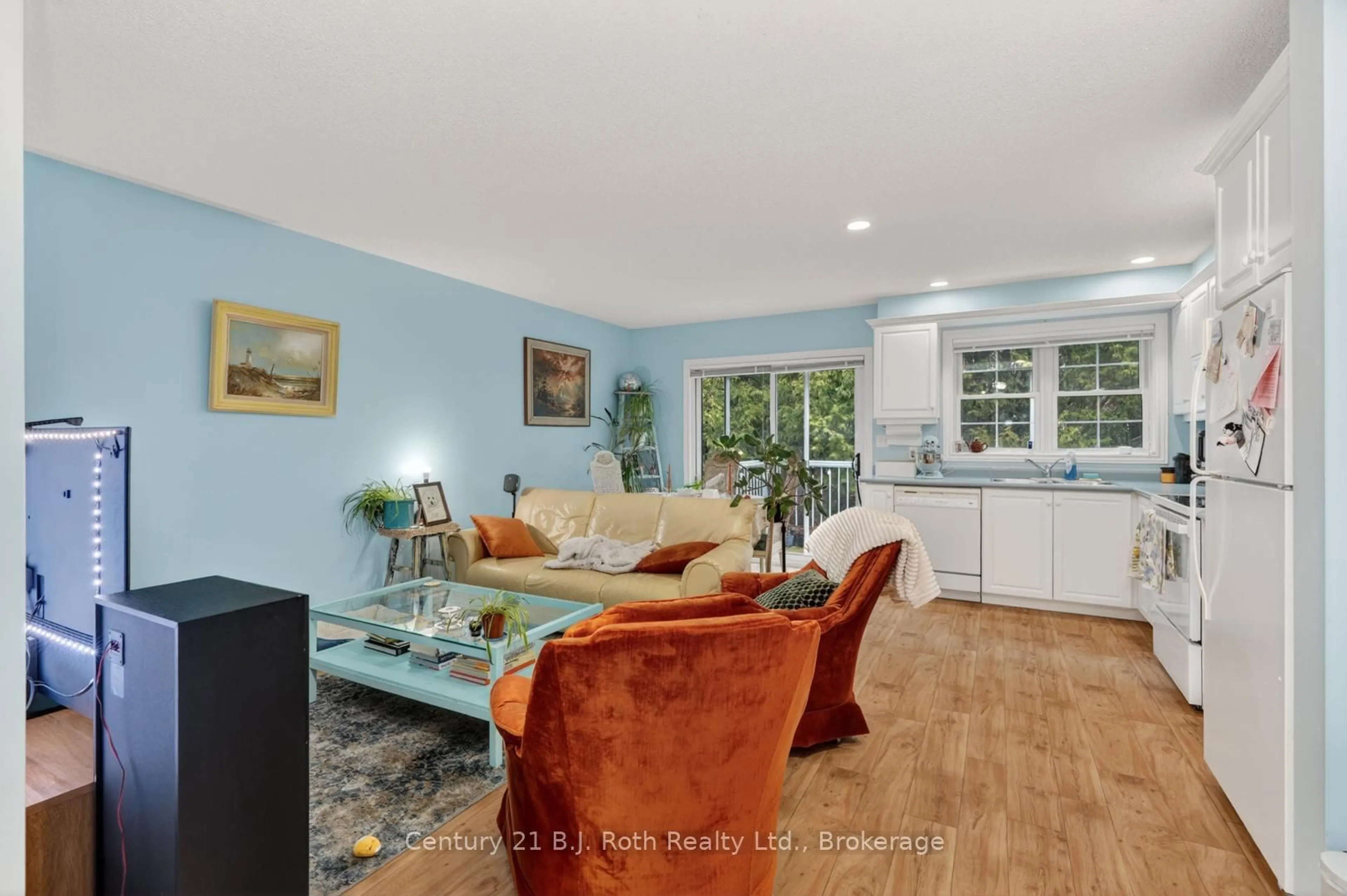 Open concept kitchen, unknown for 275 Hiram St, Bracebridge Ontario P1L 1R7