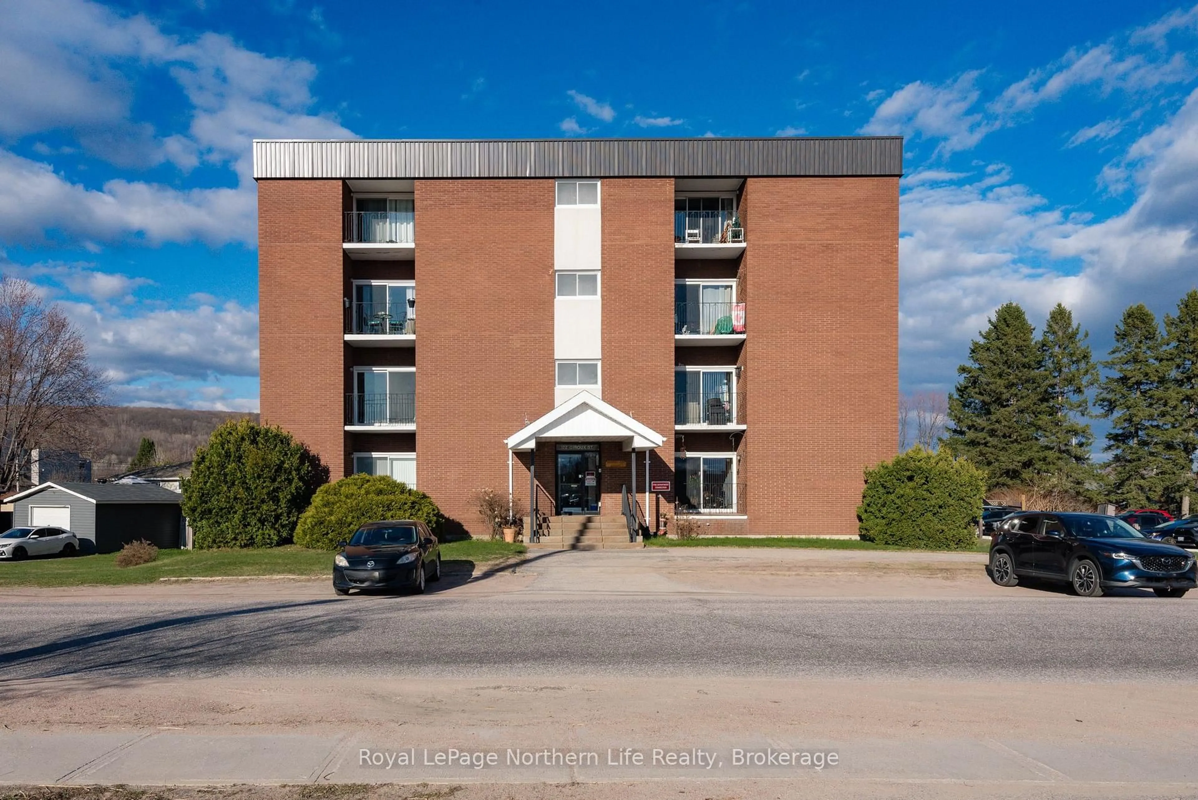 Unknown for 122 Giroux St #203, North Bay Ontario P1B 7Y7