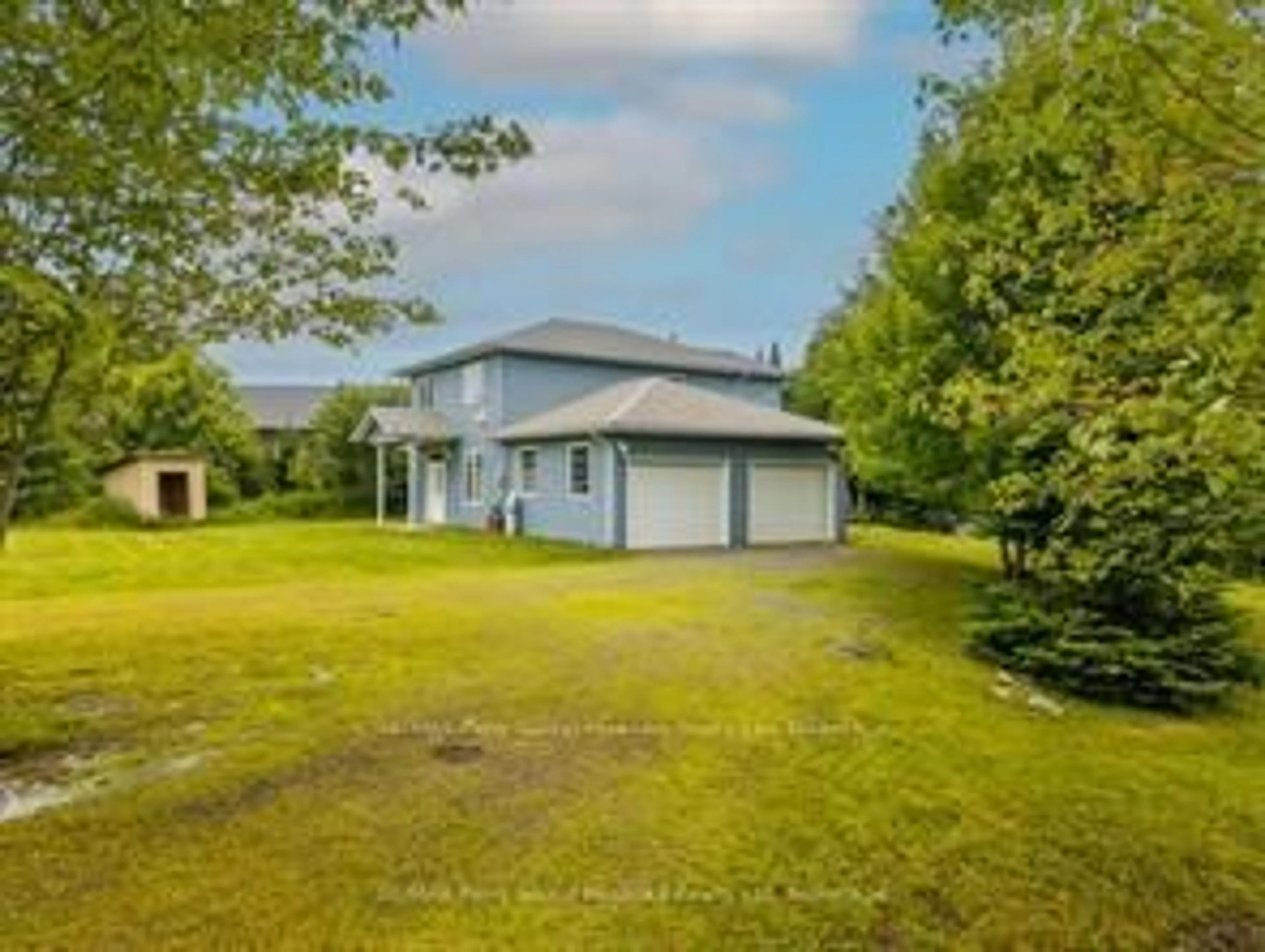 A pic from outside/outdoor area/front of a property/back of a property/a pic from drone, unknown for 25 Cole Point Tr, McKellar Ontario P2A 0B4
