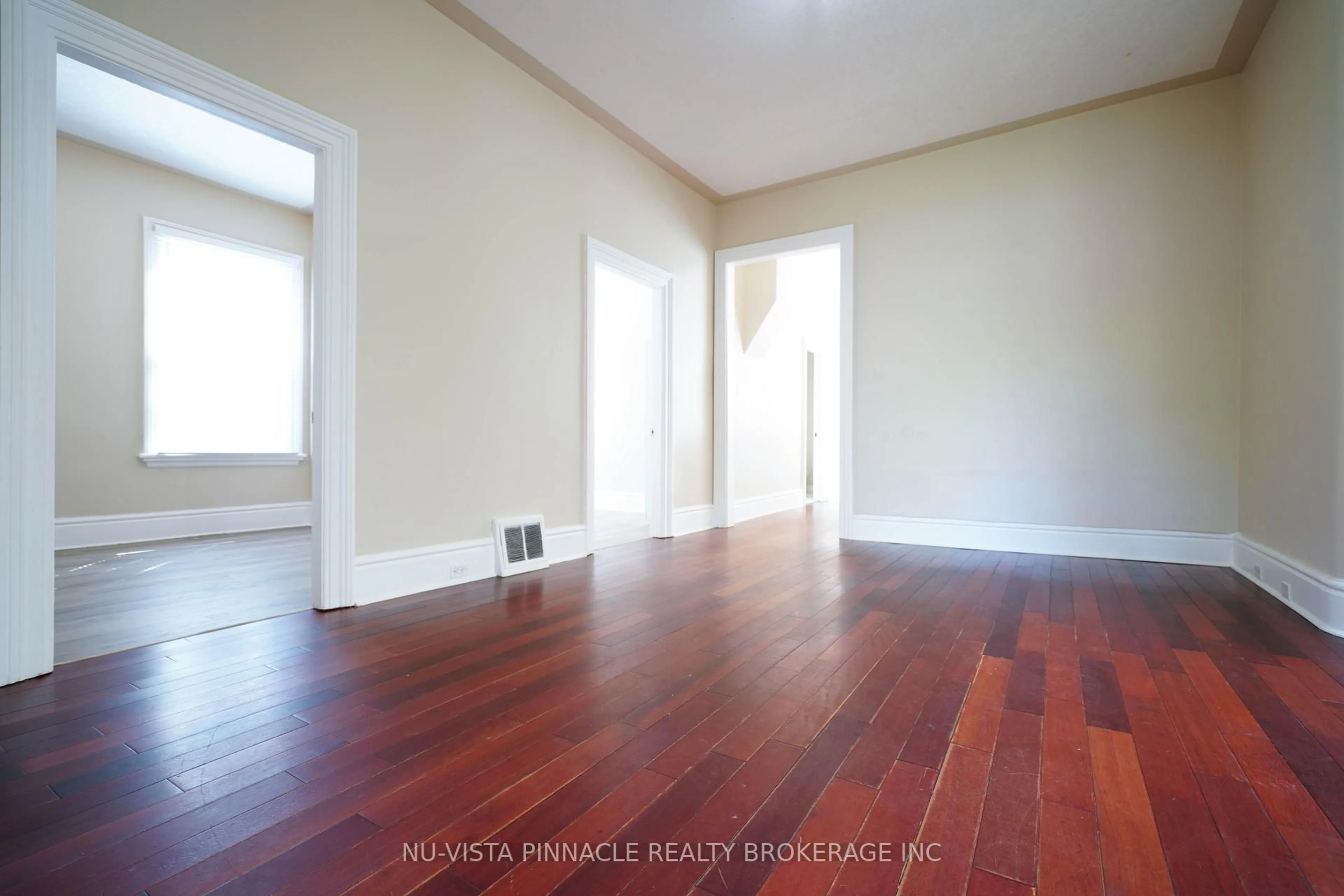 A pic of a room for 571 Dufferin Ave, London East Ontario N6B 2A5
